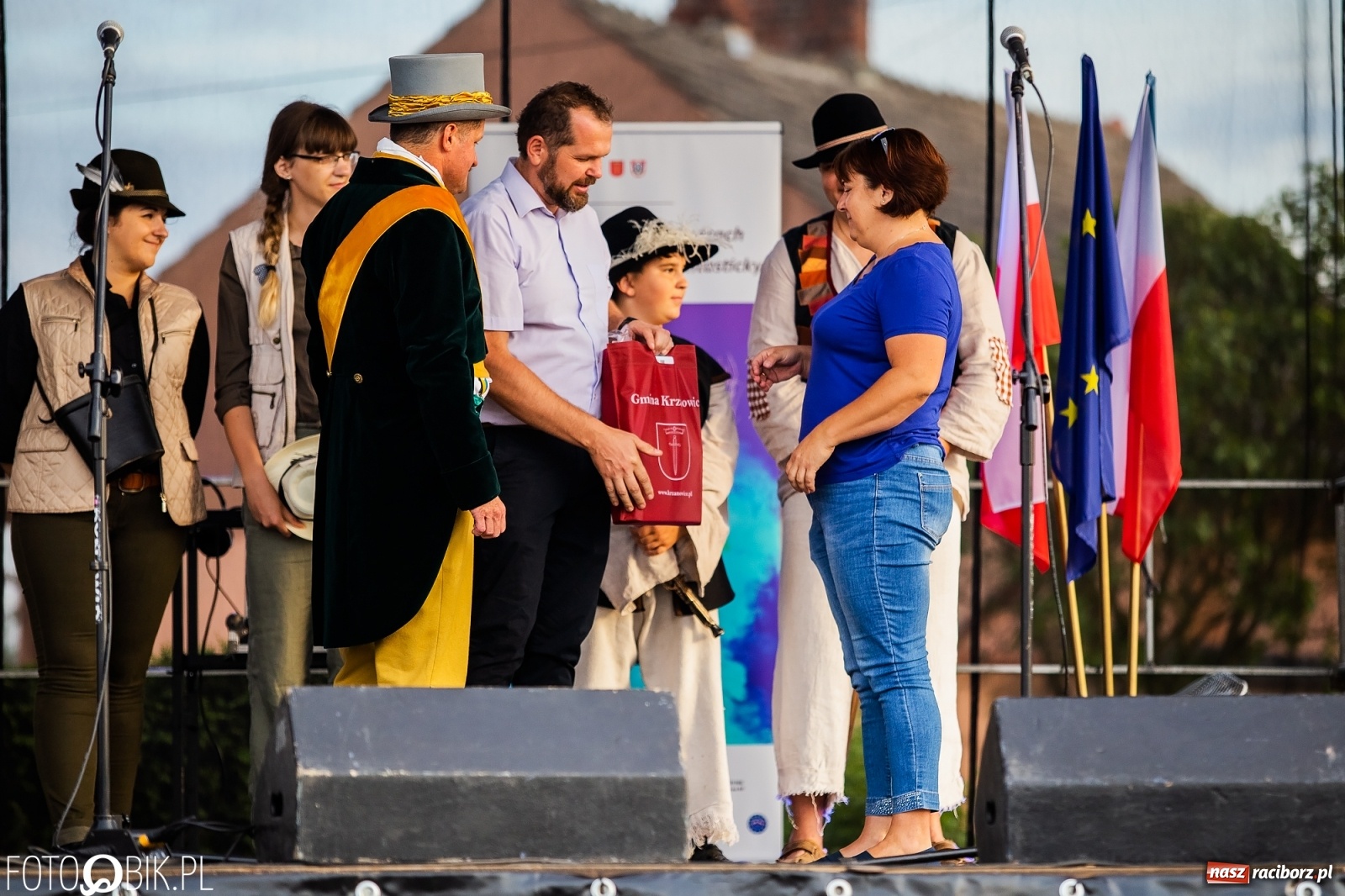 Zdjęcie w galerii na portalu naszraciborz.pl: Fantastycznie w Krzanowicach. Dwudniowe święto miasta rozpoczęte rytmami disco-polo wiadomości z regionu