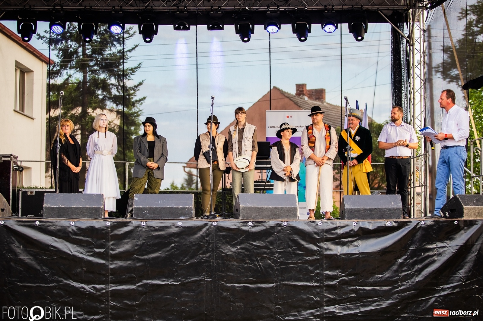 Zdjęcie w galerii na portalu naszraciborz.pl: Fantastycznie w Krzanowicach. Dwudniowe święto miasta rozpoczęte rytmami disco-polo wiadomości z regionu