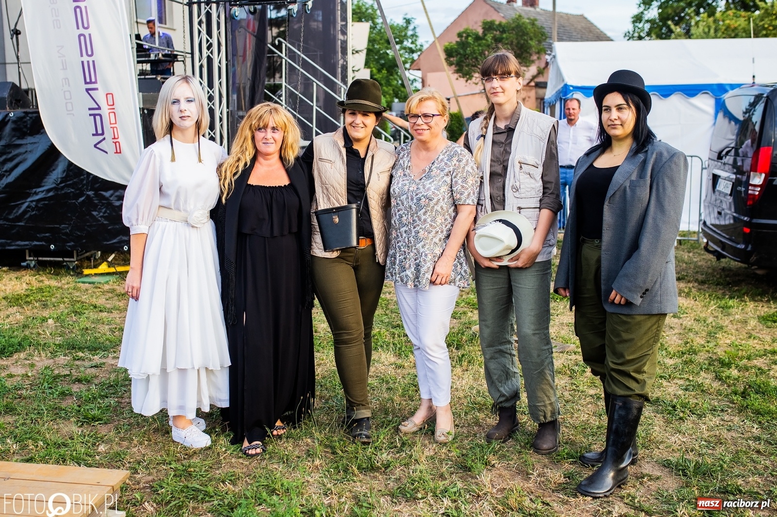 Zdjęcie w galerii na portalu naszraciborz.pl: Fantastycznie w Krzanowicach. Dwudniowe święto miasta rozpoczęte rytmami disco-polo wiadomości z regionu