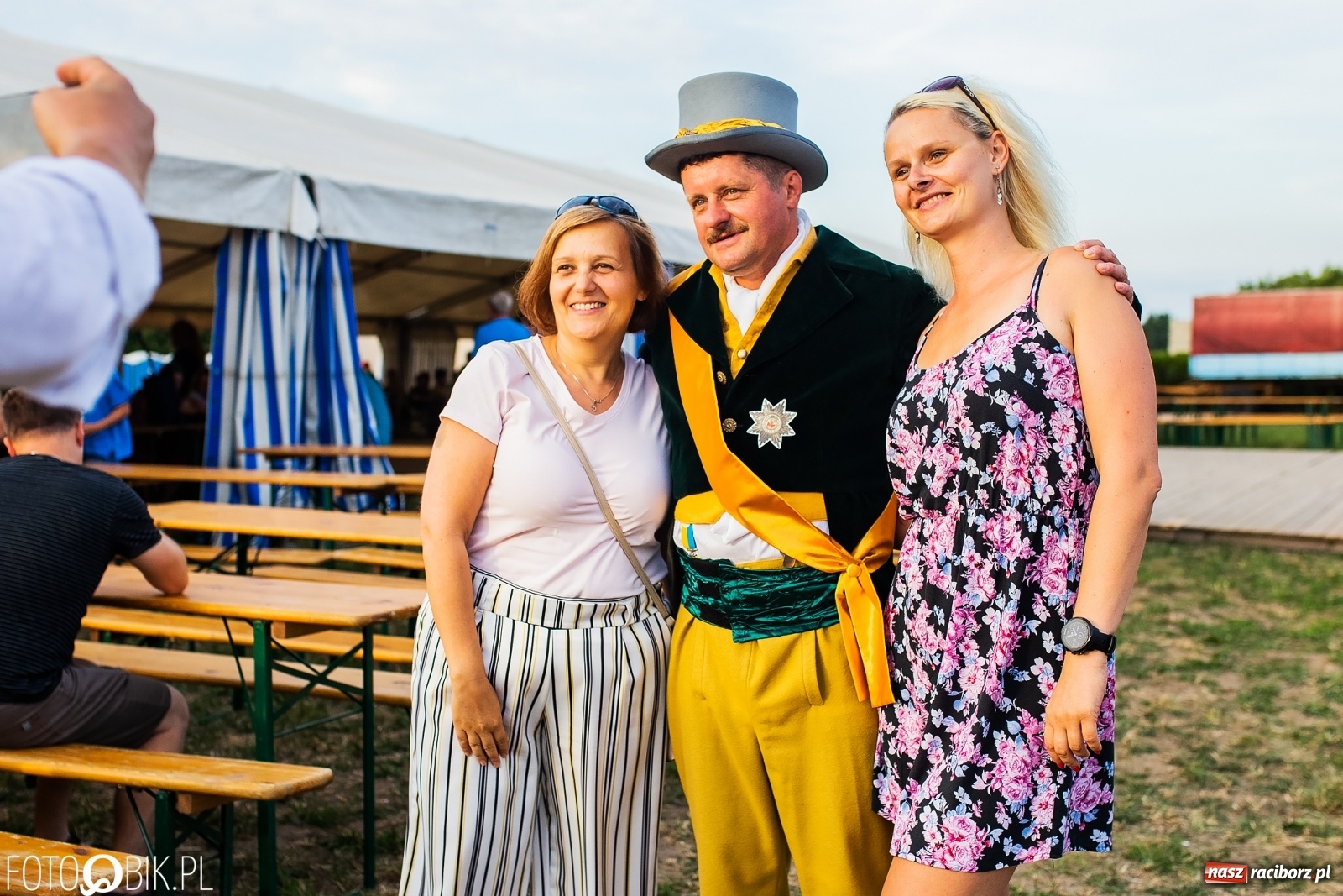 Zdjęcie w galerii na portalu naszraciborz.pl: Fantastycznie w Krzanowicach. Dwudniowe święto miasta rozpoczęte rytmami disco-polo wiadomości z regionu
