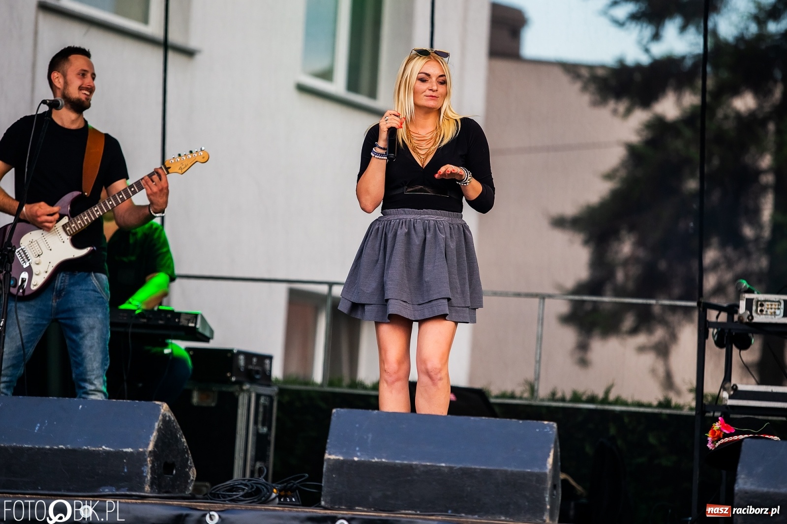 Zdjęcie w galerii na portalu naszraciborz.pl: Fantastycznie w Krzanowicach. Dwudniowe święto miasta rozpoczęte rytmami disco-polo wiadomości z regionu