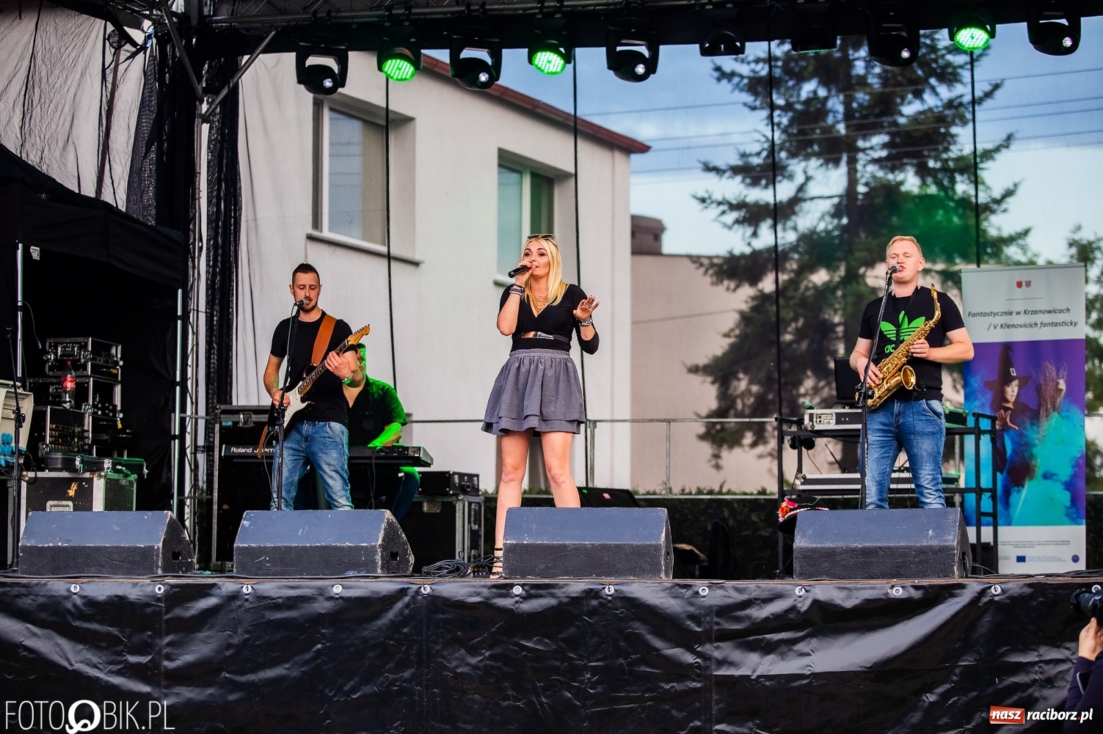 Zdjęcie w galerii na portalu naszraciborz.pl: Fantastycznie w Krzanowicach. Dwudniowe święto miasta rozpoczęte rytmami disco-polo wiadomości z regionu