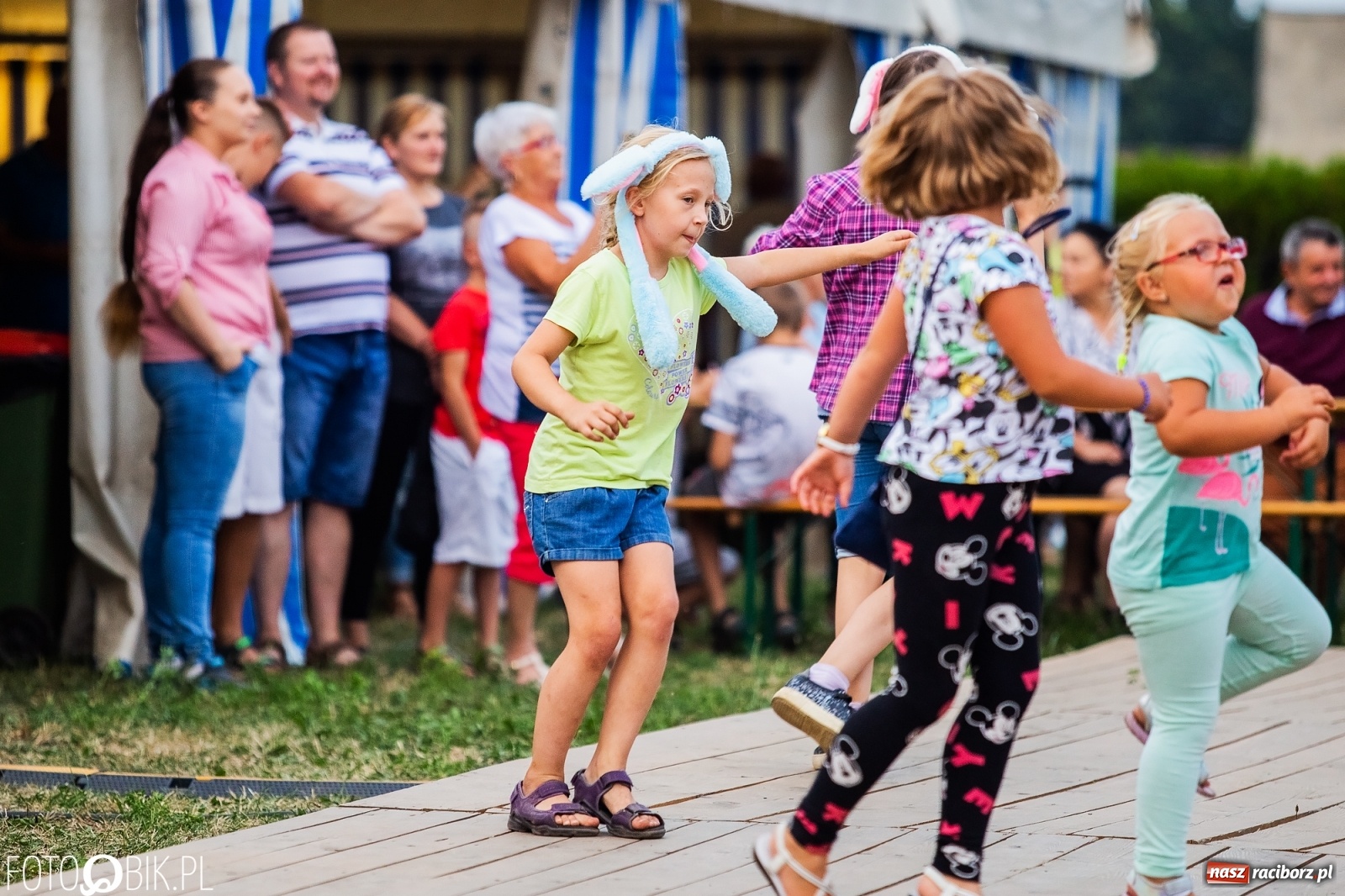 Zdjęcie w galerii na portalu naszraciborz.pl: Fantastycznie w Krzanowicach. Dwudniowe święto miasta rozpoczęte rytmami disco-polo wiadomości z regionu