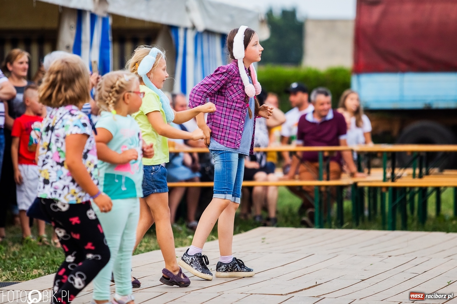Zdjęcie w galerii na portalu naszraciborz.pl: Fantastycznie w Krzanowicach. Dwudniowe święto miasta rozpoczęte rytmami disco-polo wiadomości z regionu