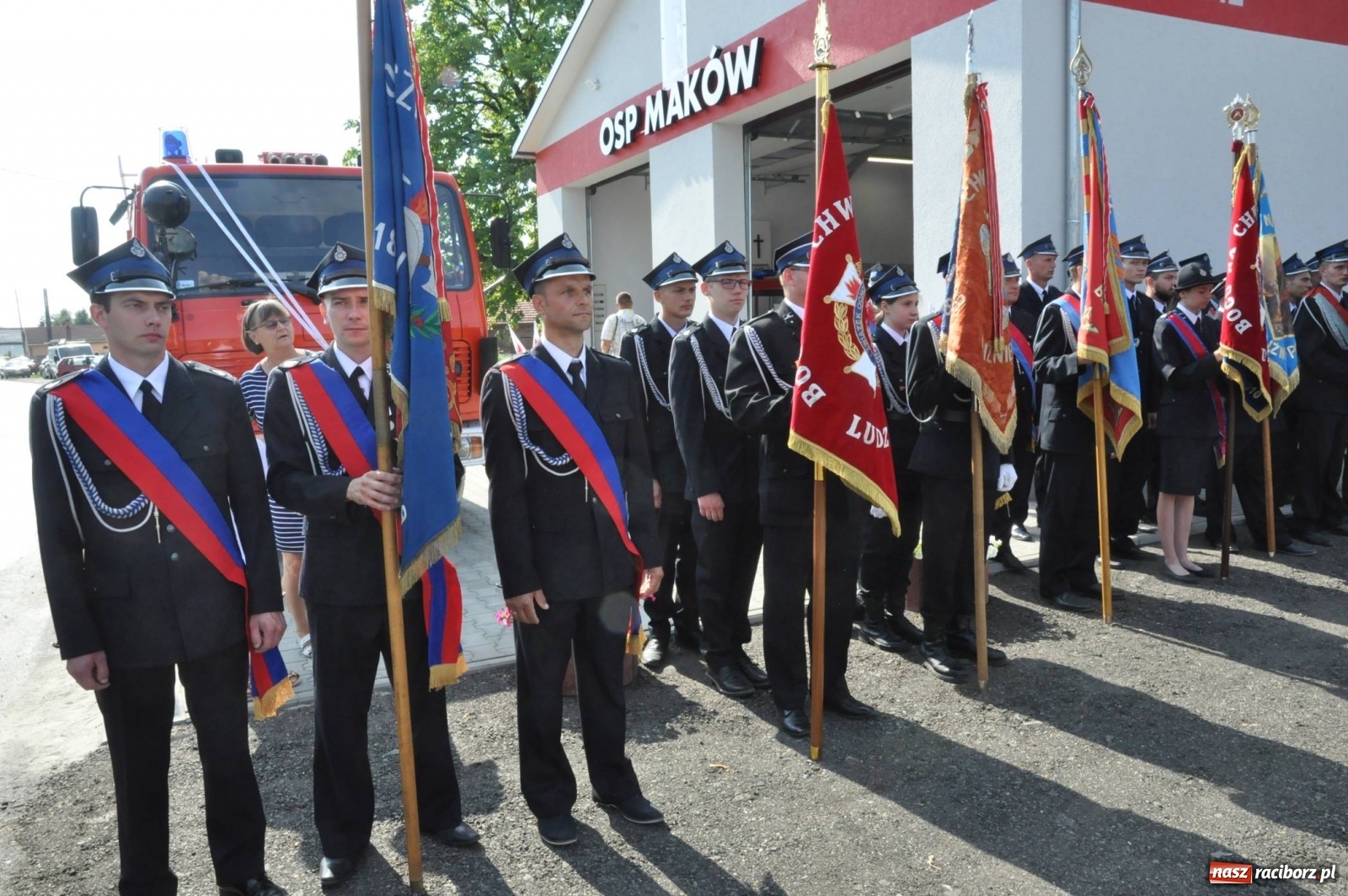 Zdjęcie w galerii na portalu naszraciborz.pl: Nowa remiza, nowy wóz. Wymarzone 130. urodziny OSP Maków [FOTO] i [WIDEO] wiadomości z regionu