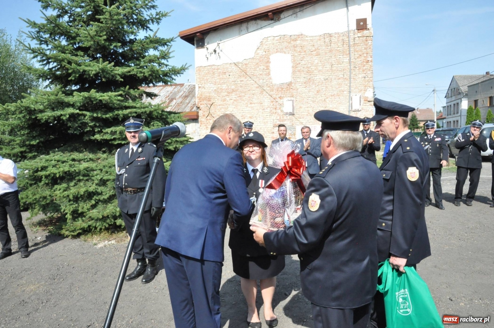 Zdjęcie w galerii na portalu naszraciborz.pl: Nowa remiza, nowy wóz. Wymarzone 130. urodziny OSP Maków [FOTO] i [WIDEO] wiadomości z regionu
