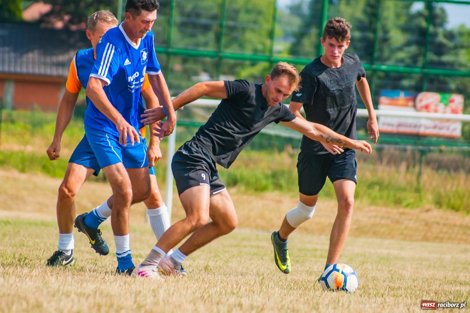 Zdjęcie w galerii na portalu naszraciborz.pl: Festynowe granie o Puchar Prezesa w Brzeziu [FOTO] wiadomości z regionu