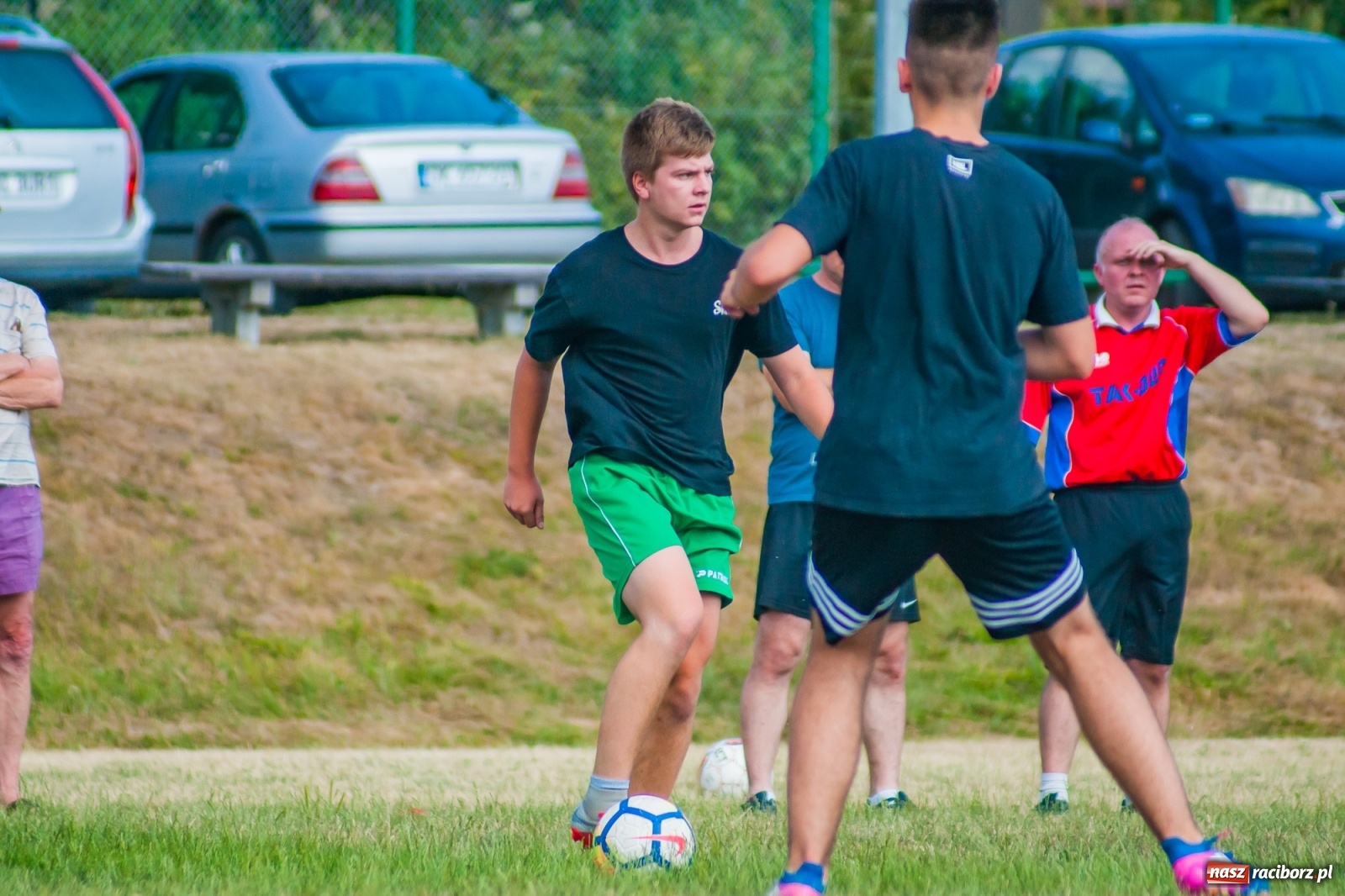 Zdjęcie w galerii na portalu naszraciborz.pl: Festynowe granie o Puchar Prezesa w Brzeziu [FOTO] wiadomości z regionu