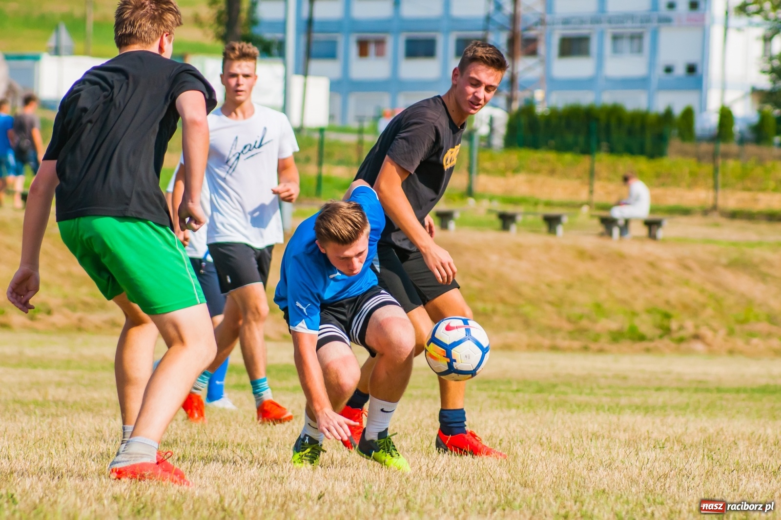 Zdjęcie w galerii na portalu naszraciborz.pl: Festynowe granie o Puchar Prezesa w Brzeziu [FOTO] wiadomości z regionu