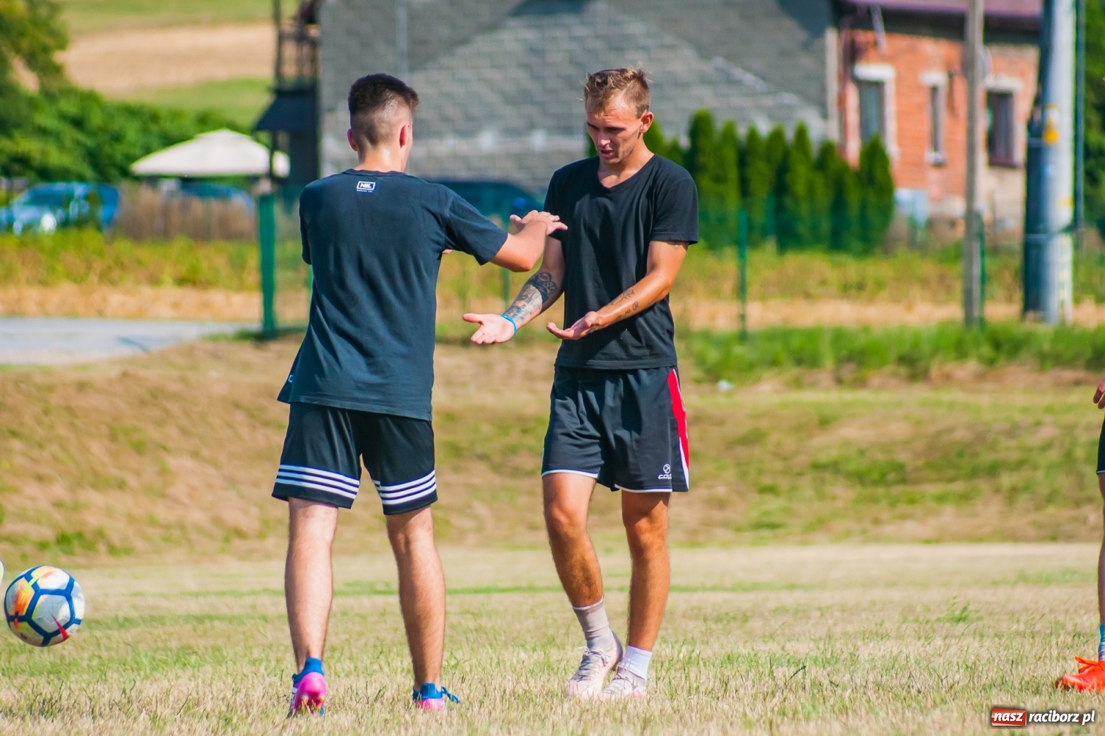 Zdjęcie w galerii na portalu naszraciborz.pl: Festynowe granie o Puchar Prezesa w Brzeziu [FOTO] wiadomości z regionu