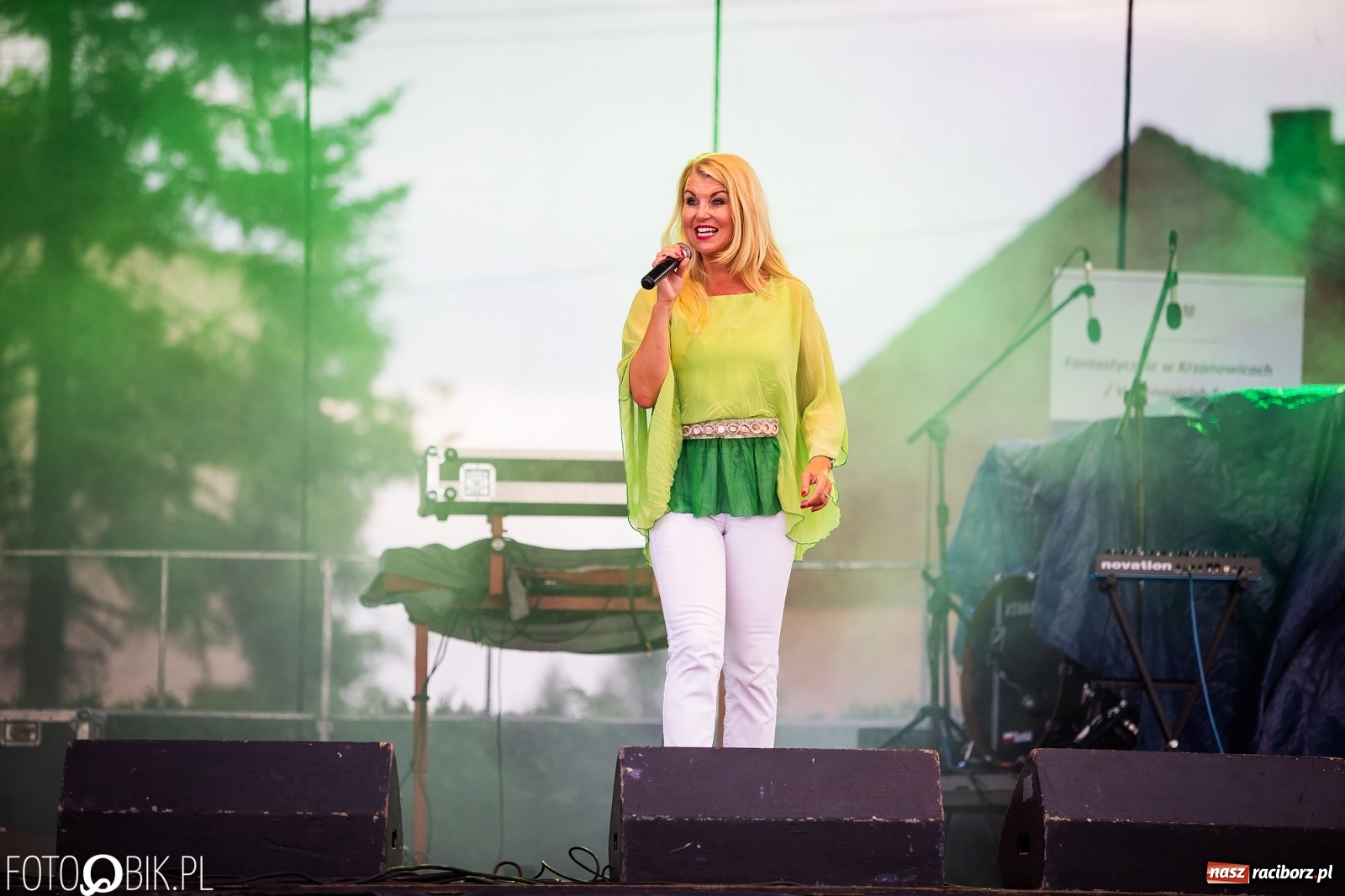 Zdjęcie w galerii na portalu naszraciborz.pl: Drugi dzień obchodów dni Krzanowic. Gwiazdą wieczoru zespół Frele wiadomości z regionu