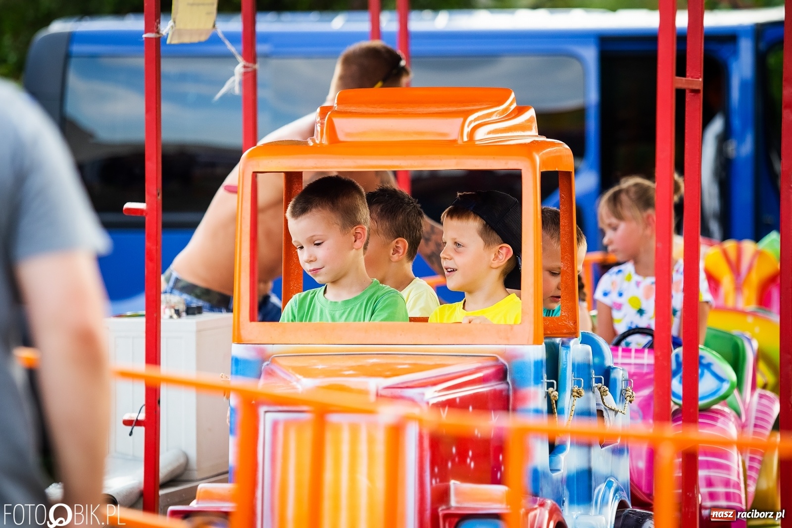 Zdjęcie w galerii na portalu naszraciborz.pl: Drugi dzień obchodów dni Krzanowic. Gwiazdą wieczoru zespół Frele wiadomości z regionu