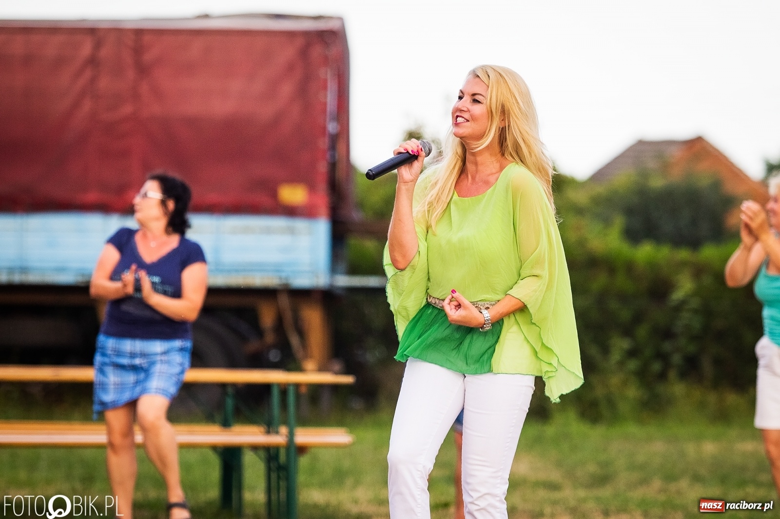 Zdjęcie w galerii na portalu naszraciborz.pl: Drugi dzień obchodów dni Krzanowic. Gwiazdą wieczoru zespół Frele wiadomości z regionu