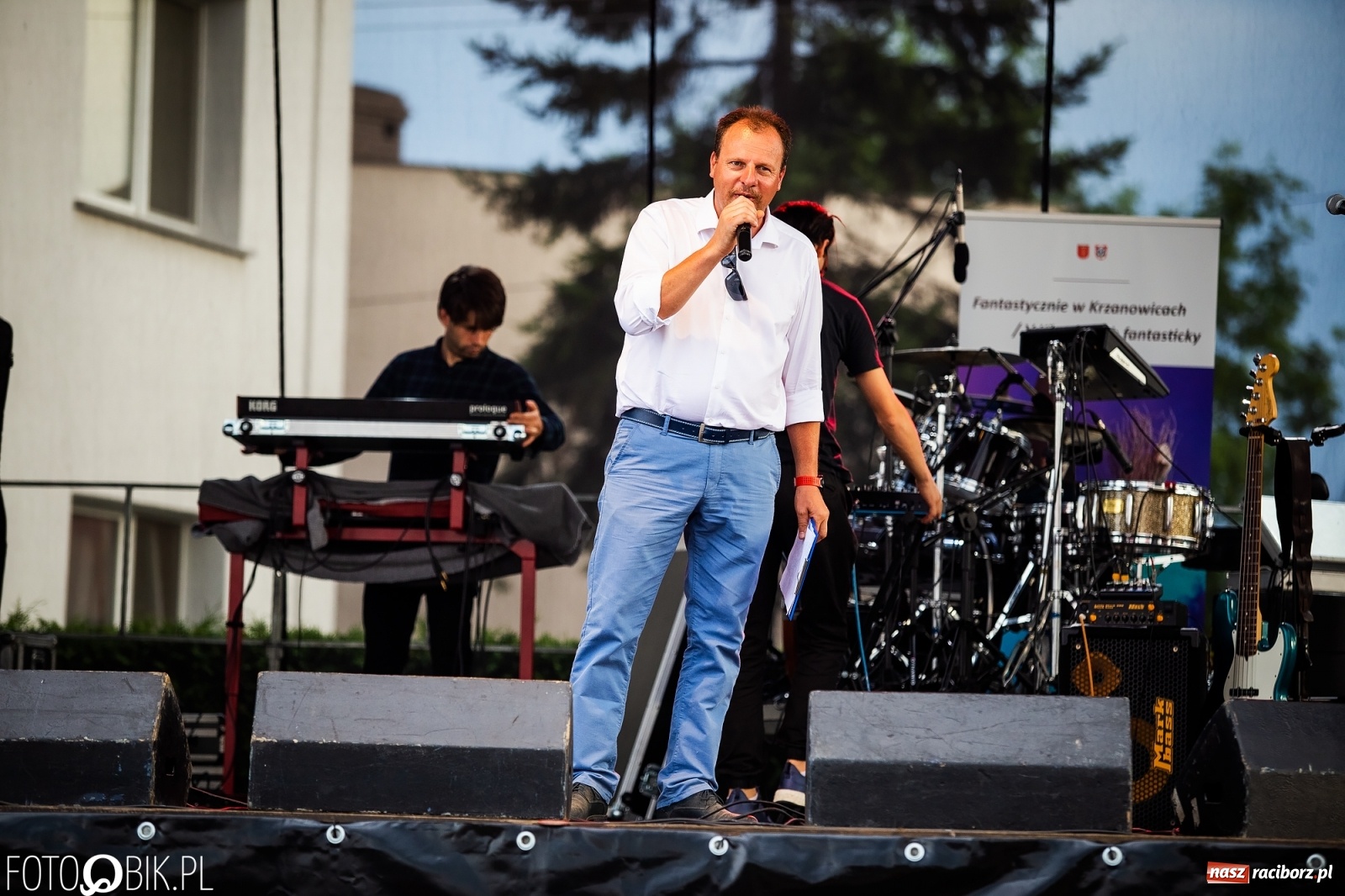 Zdjęcie w galerii na portalu naszraciborz.pl: Drugi dzień obchodów dni Krzanowic. Gwiazdą wieczoru zespół Frele wiadomości z regionu