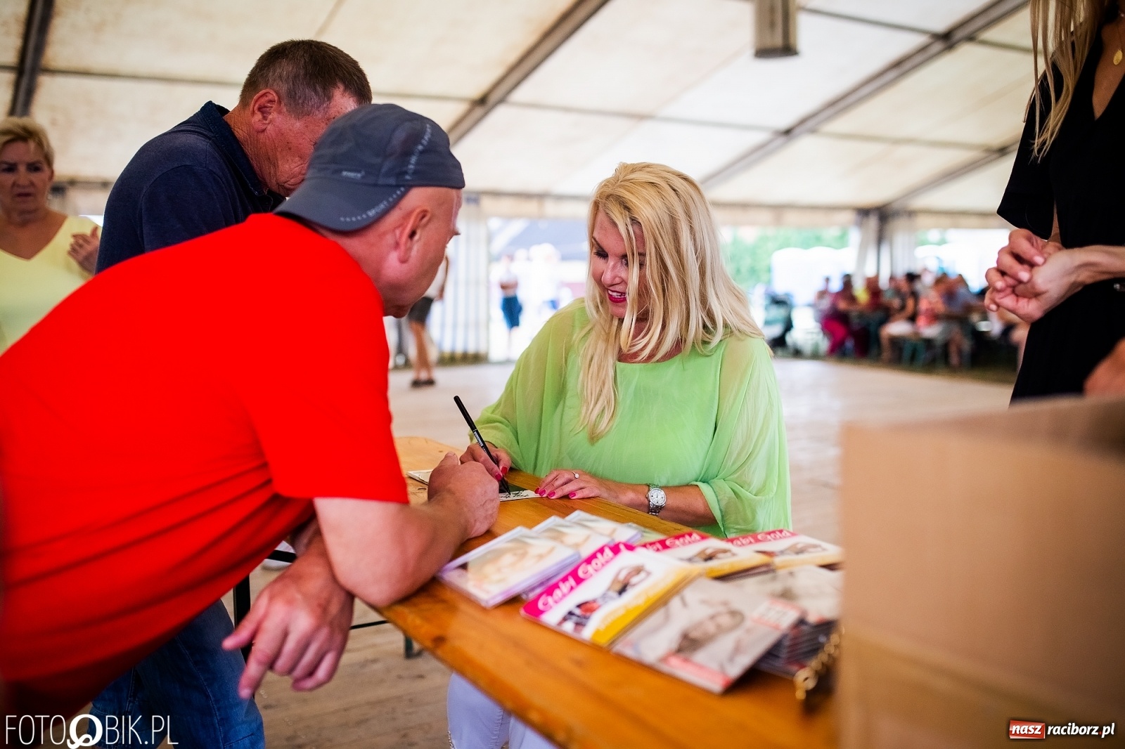 Zdjęcie w galerii na portalu naszraciborz.pl: Drugi dzień obchodów dni Krzanowic. Gwiazdą wieczoru zespół Frele wiadomości z regionu