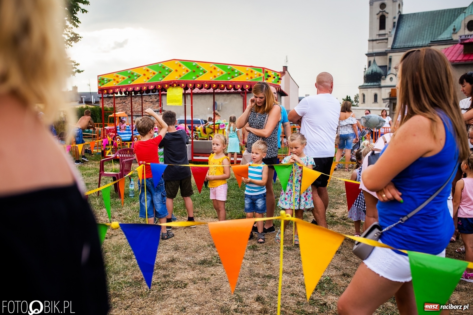 Zdjęcie w galerii na portalu naszraciborz.pl: Drugi dzień obchodów dni Krzanowic. Gwiazdą wieczoru zespół Frele wiadomości z regionu