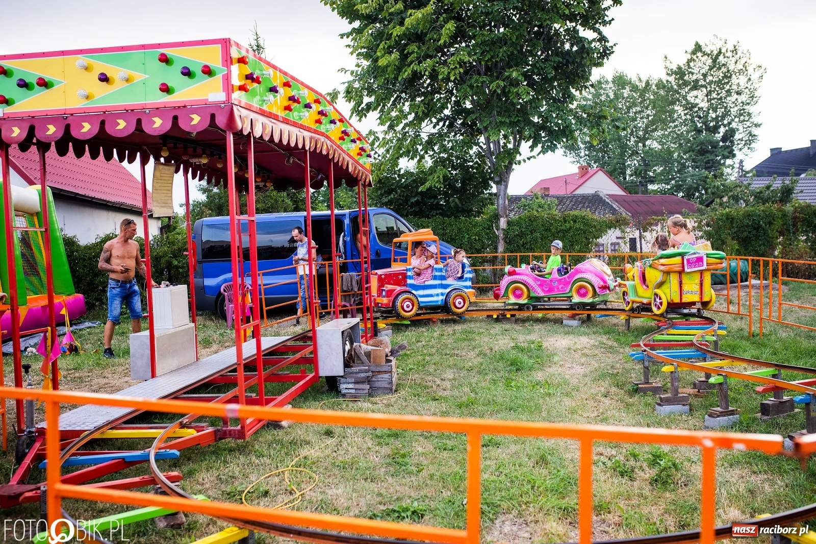 Zdjęcie w galerii na portalu naszraciborz.pl: Drugi dzień obchodów dni Krzanowic. Gwiazdą wieczoru zespół Frele wiadomości z regionu