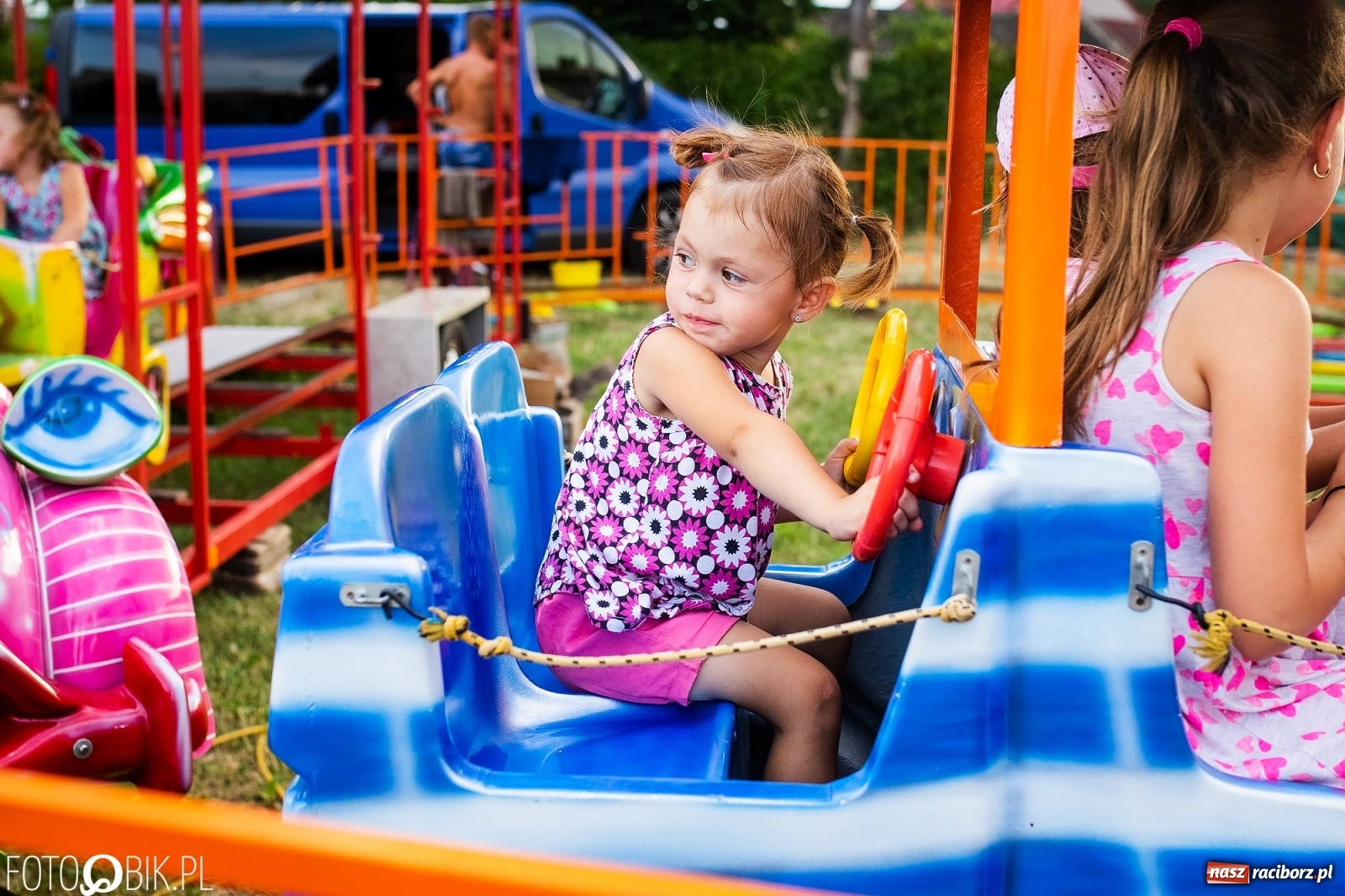 Zdjęcie w galerii na portalu naszraciborz.pl: Drugi dzień obchodów dni Krzanowic. Gwiazdą wieczoru zespół Frele wiadomości z regionu