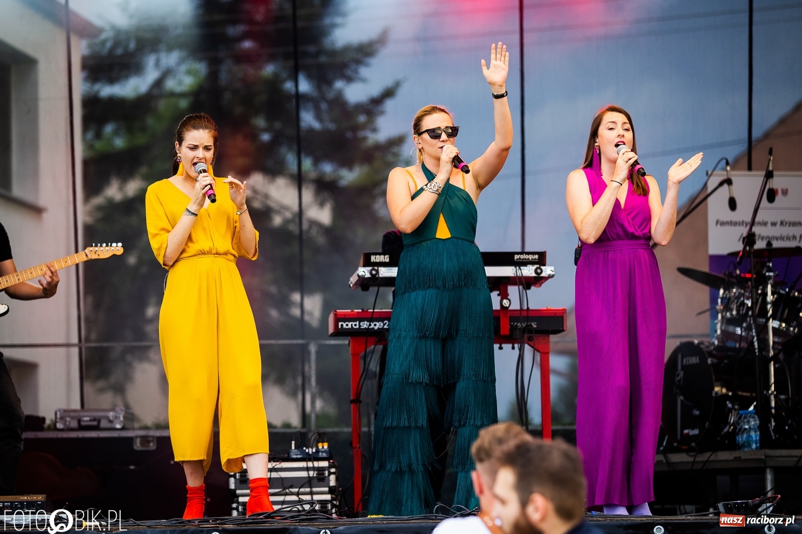 Zdjęcie w galerii na portalu naszraciborz.pl: Drugi dzień obchodów dni Krzanowic. Gwiazdą wieczoru zespół Frele wiadomości z regionu