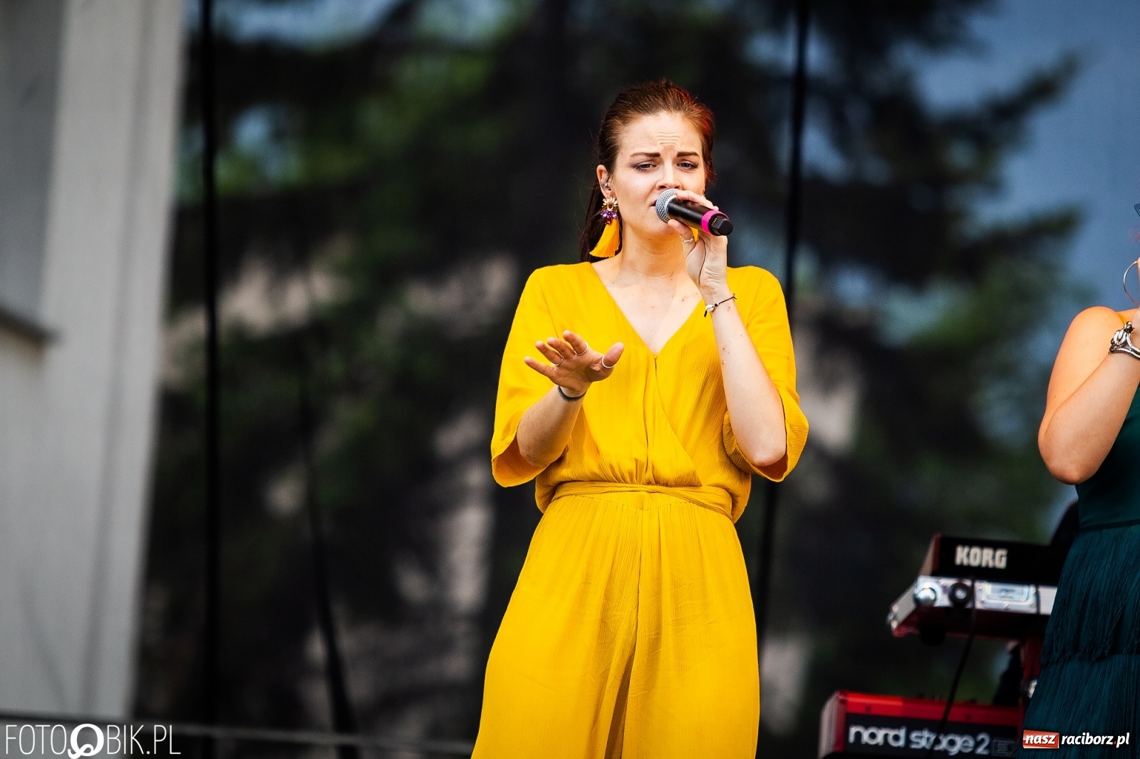 Zdjęcie w galerii na portalu naszraciborz.pl: Drugi dzień obchodów dni Krzanowic. Gwiazdą wieczoru zespół Frele wiadomości z regionu