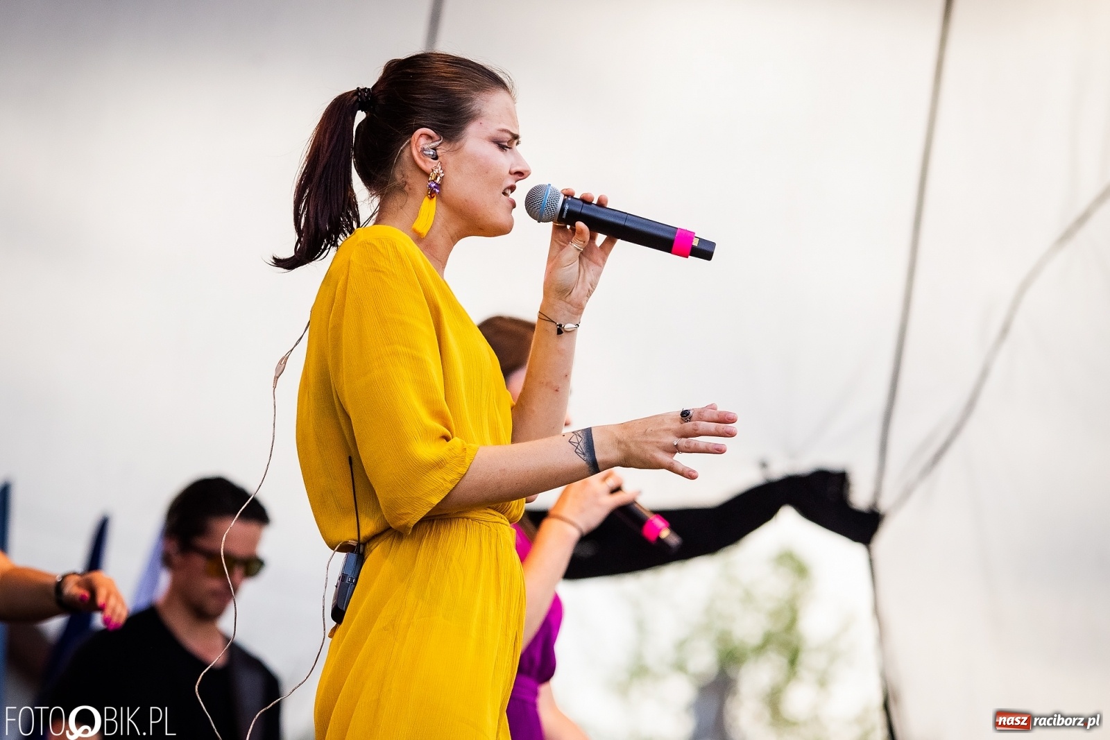 Zdjęcie w galerii na portalu naszraciborz.pl: Drugi dzień obchodów dni Krzanowic. Gwiazdą wieczoru zespół Frele wiadomości z regionu