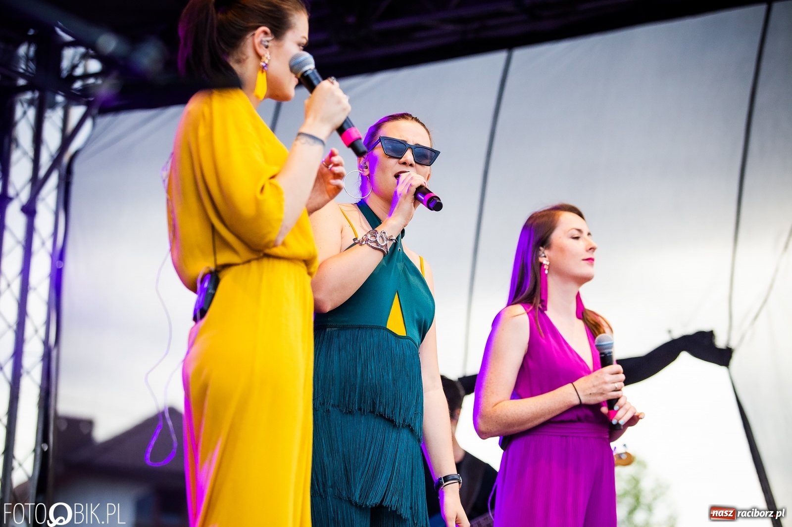 Zdjęcie w galerii na portalu naszraciborz.pl: Drugi dzień obchodów dni Krzanowic. Gwiazdą wieczoru zespół Frele wiadomości z regionu