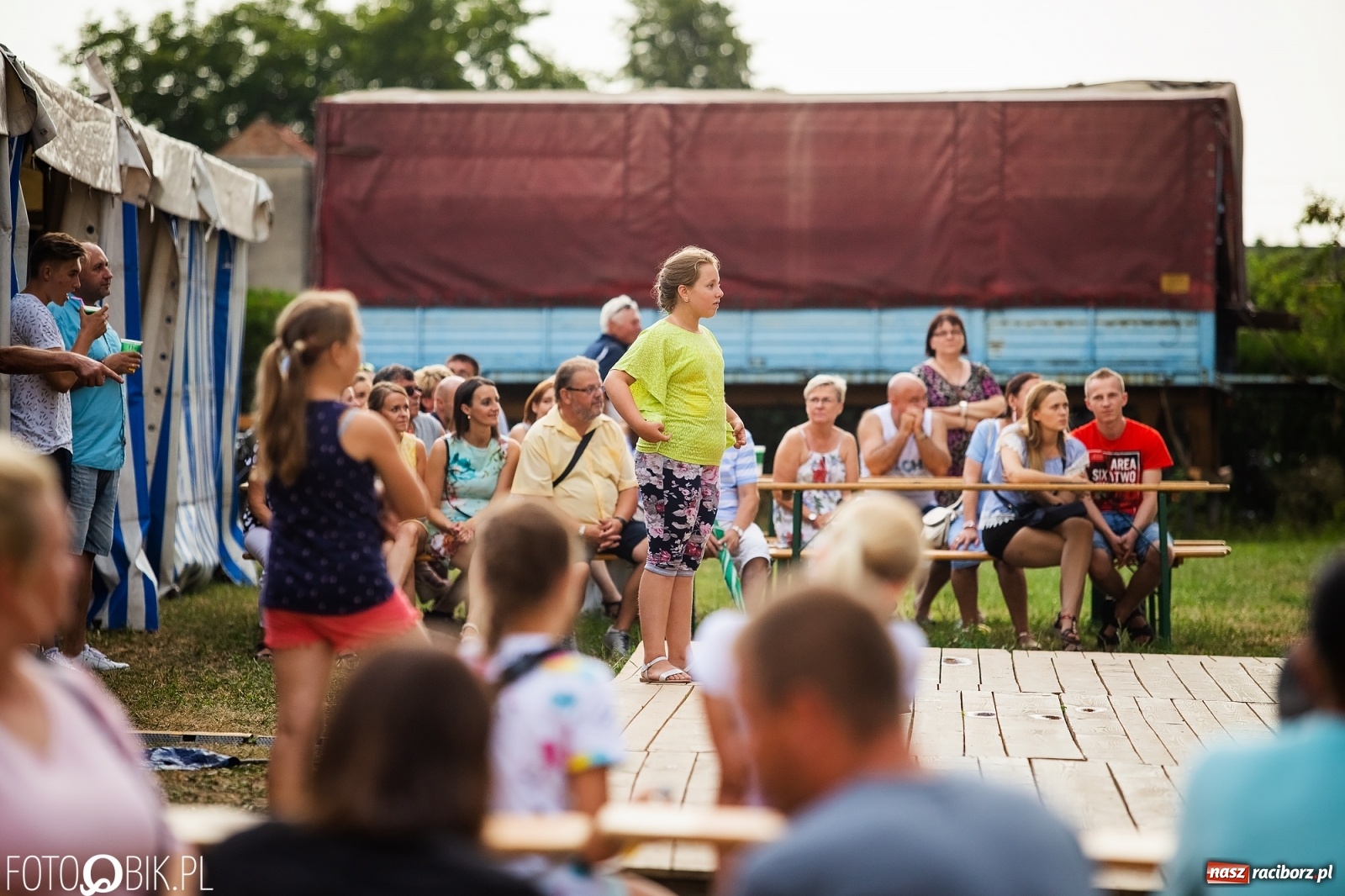 Zdjęcie w galerii na portalu naszraciborz.pl: Drugi dzień obchodów dni Krzanowic. Gwiazdą wieczoru zespół Frele wiadomości z regionu