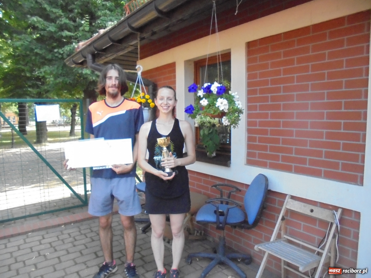 Zdjęcie w galerii na portalu naszraciborz.pl: Turniej rodzinny w deblach i mikstach na korcie Rafako wiadomości z regionu