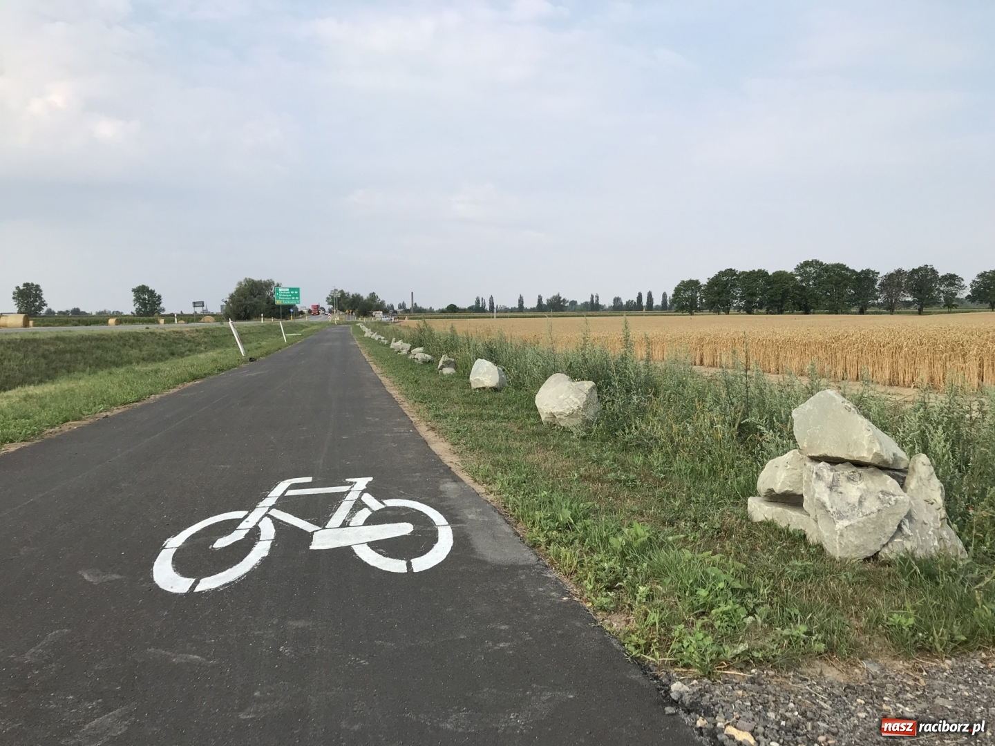 Zdjęcie w galerii na portalu naszraciborz.pl: Urząd ujawnił, ile zapłaci za kamienie przy ścieżce rowerowej  wiadomości z regionu