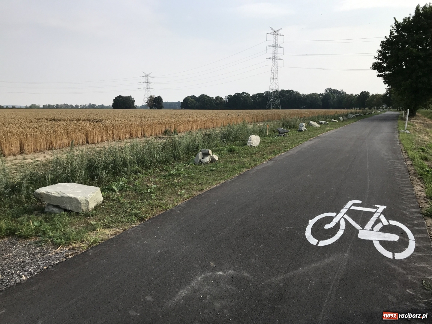 Zdjęcie w galerii na portalu naszraciborz.pl: Urząd ujawnił, ile zapłaci za kamienie przy ścieżce rowerowej  wiadomości z regionu
