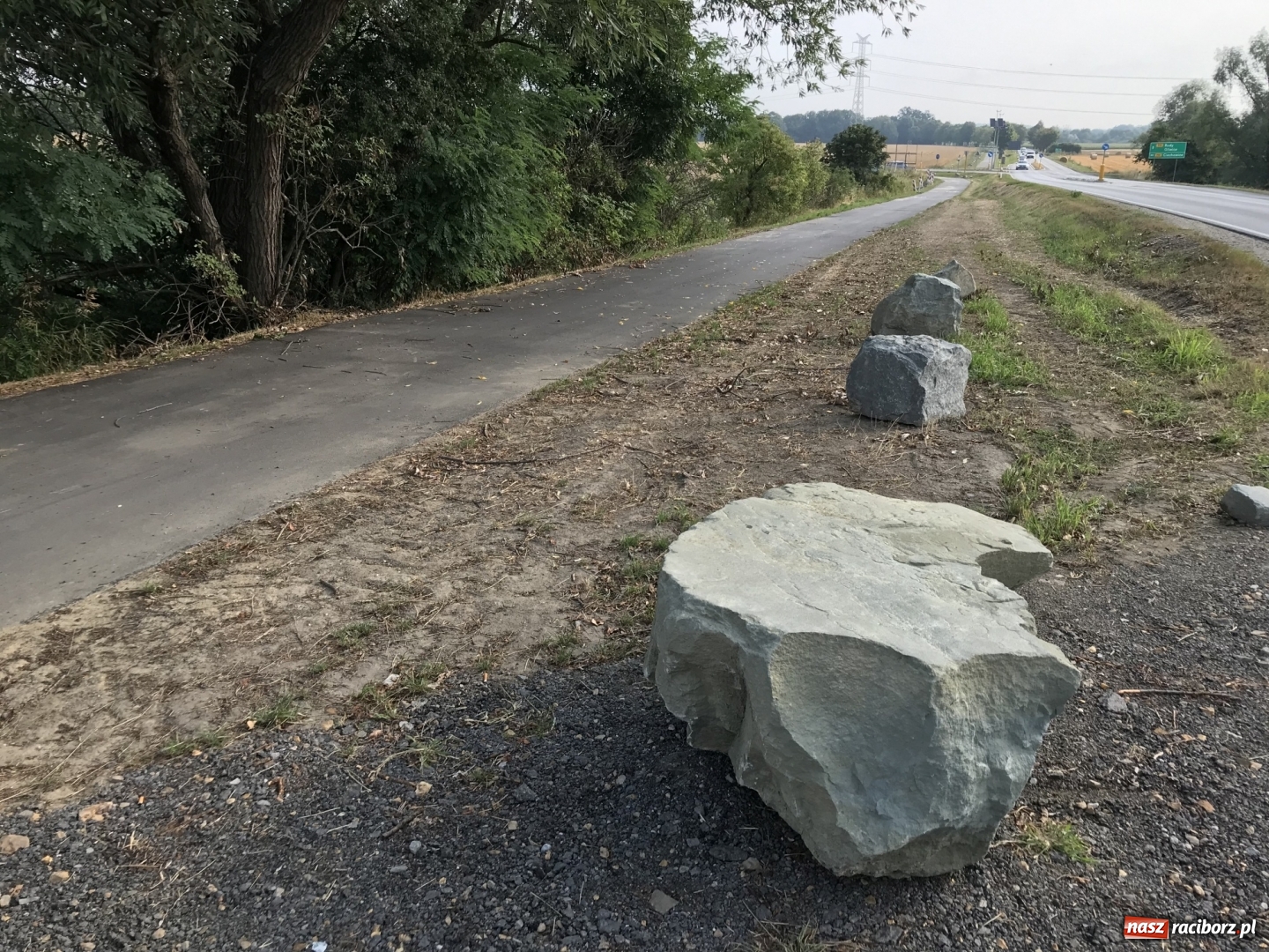 Zdjęcie w galerii na portalu naszraciborz.pl: Urząd ujawnił, ile zapłaci za kamienie przy ścieżce rowerowej  wiadomości z regionu
