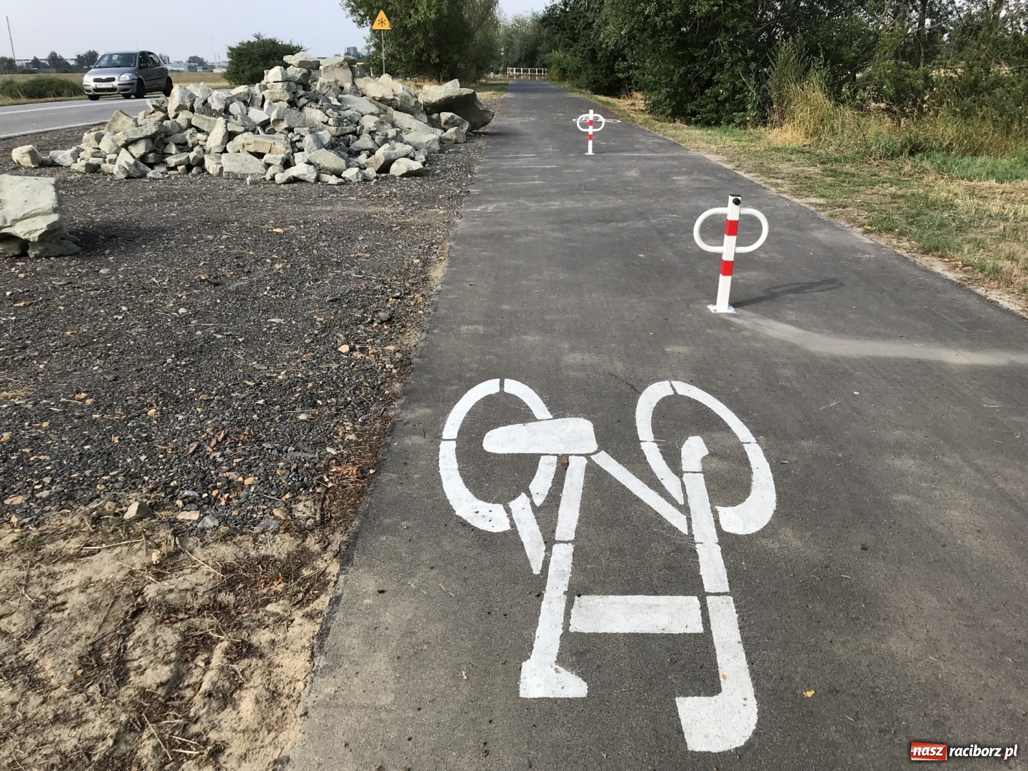 Zdjęcie w galerii na portalu naszraciborz.pl: Urząd ujawnił, ile zapłaci za kamienie przy ścieżce rowerowej  wiadomości z regionu