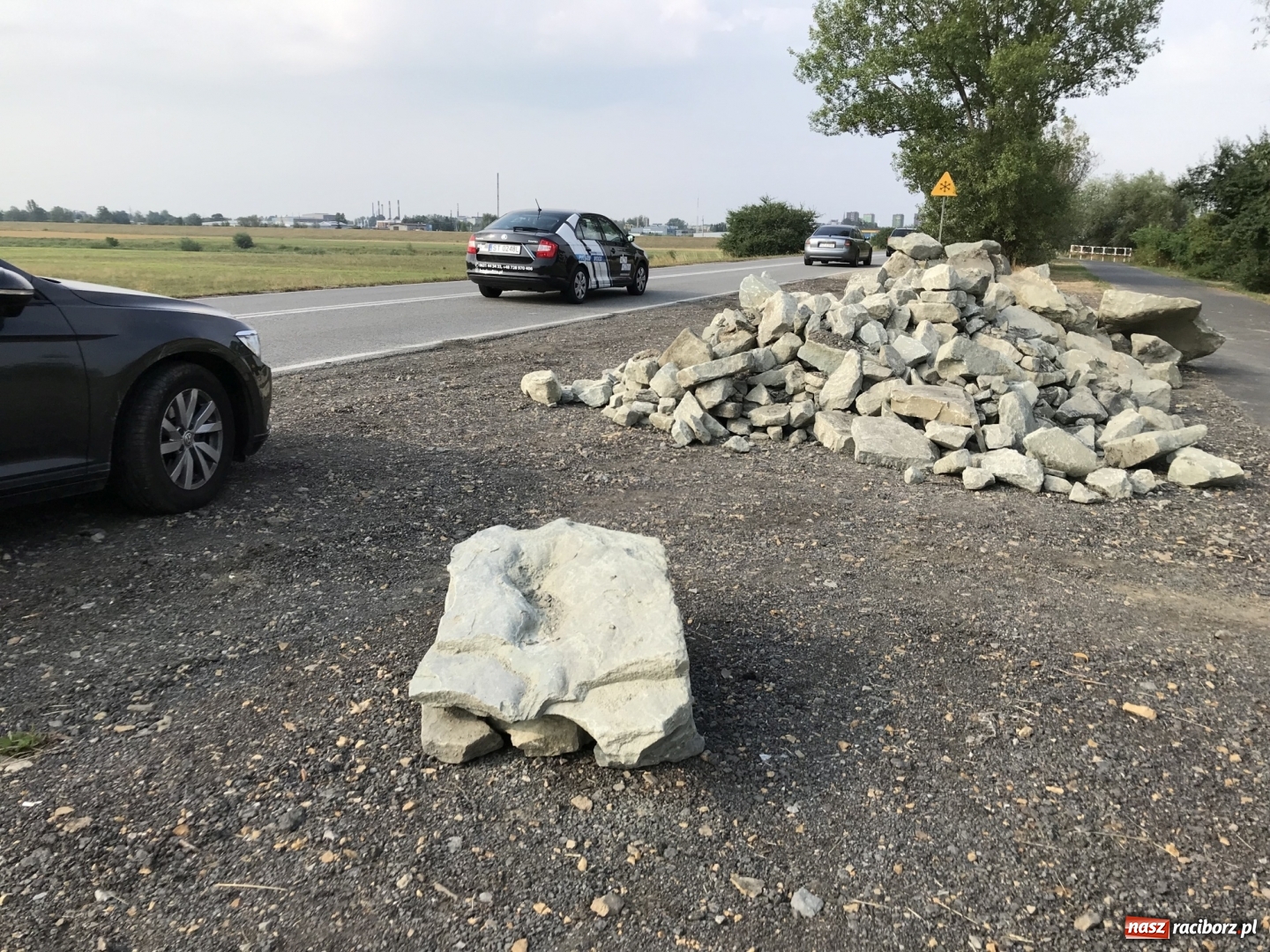 Zdjęcie w galerii na portalu naszraciborz.pl: Urząd ujawnił, ile zapłaci za kamienie przy ścieżce rowerowej  wiadomości z regionu