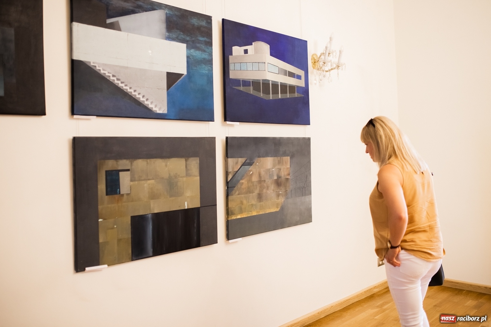 Zdjęcie w galerii na portalu naszraciborz.pl: Finisaż wystawy dyplomów artystycznych absolwentów PWSZ wiadomości z regionu