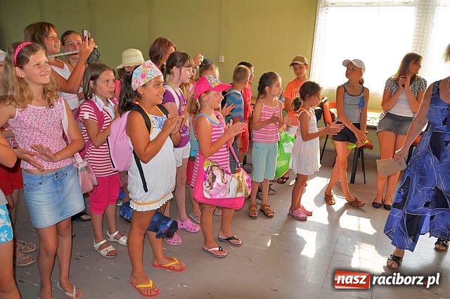 Zdjęcie w galerii na portalu naszraciborz.pl: Odciągają od komputerów wiadomości z regionu