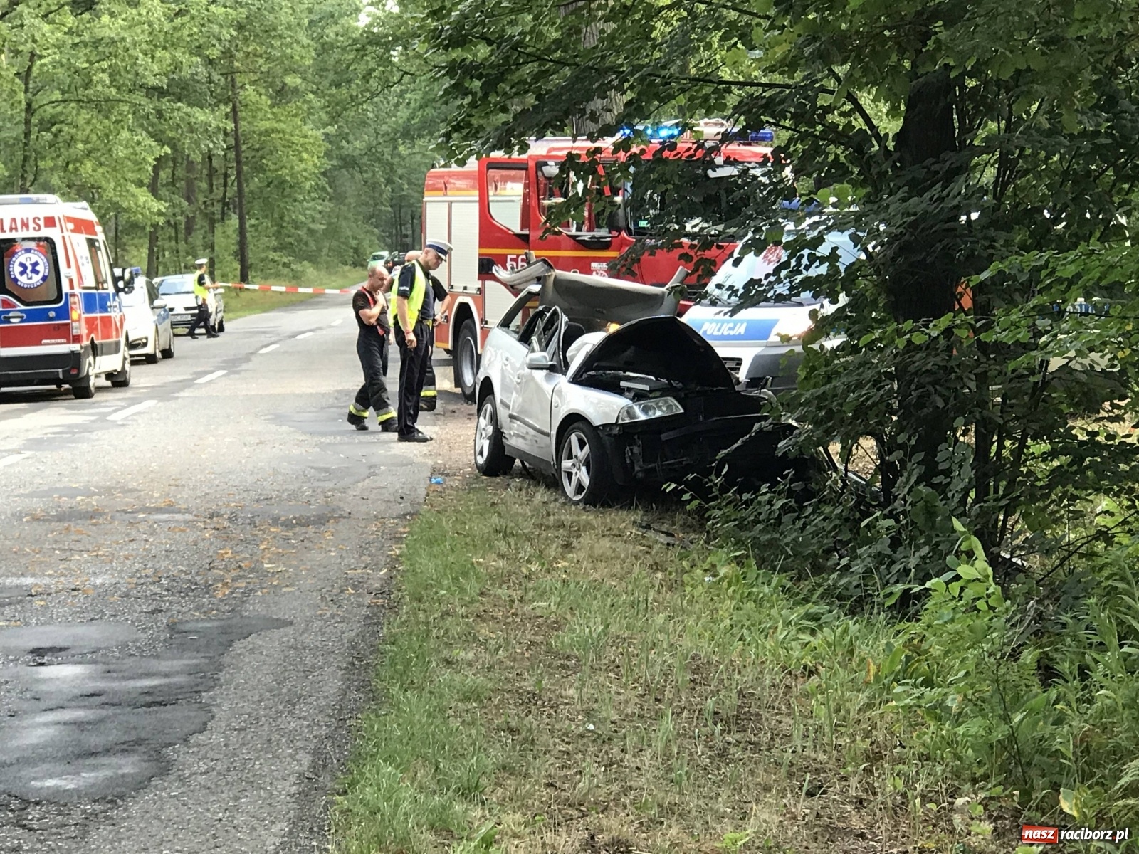 Zdjęcie w galerii na portalu naszraciborz.pl: Ciężki wypadek na trasie Nędza-Kuźnia Raciborska [FOTO] i [WIDEO] wiadomości z regionu