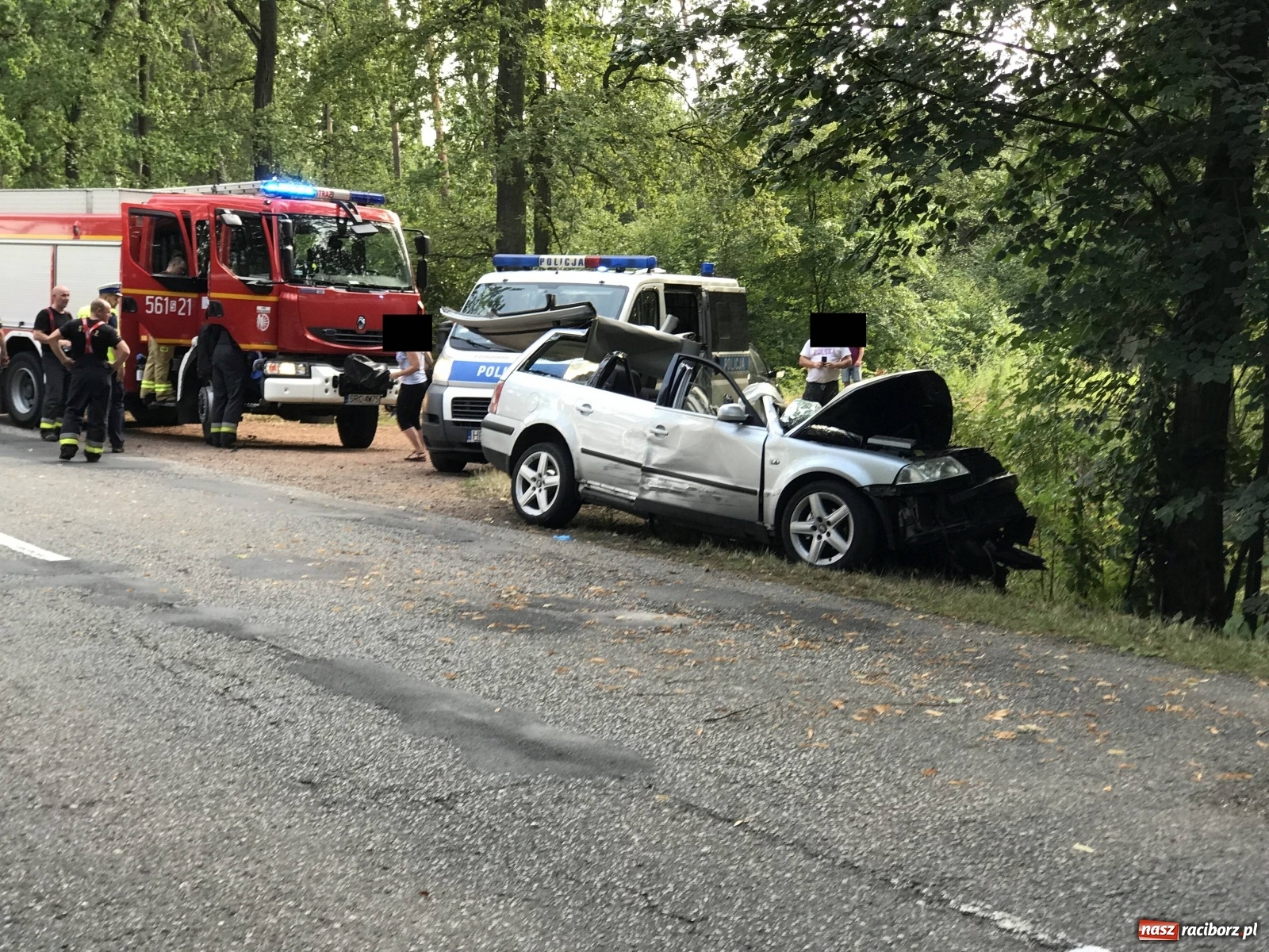 Zdjęcie w galerii na portalu naszraciborz.pl: Ciężki wypadek na trasie Nędza-Kuźnia Raciborska [FOTO] i [WIDEO] wiadomości z regionu