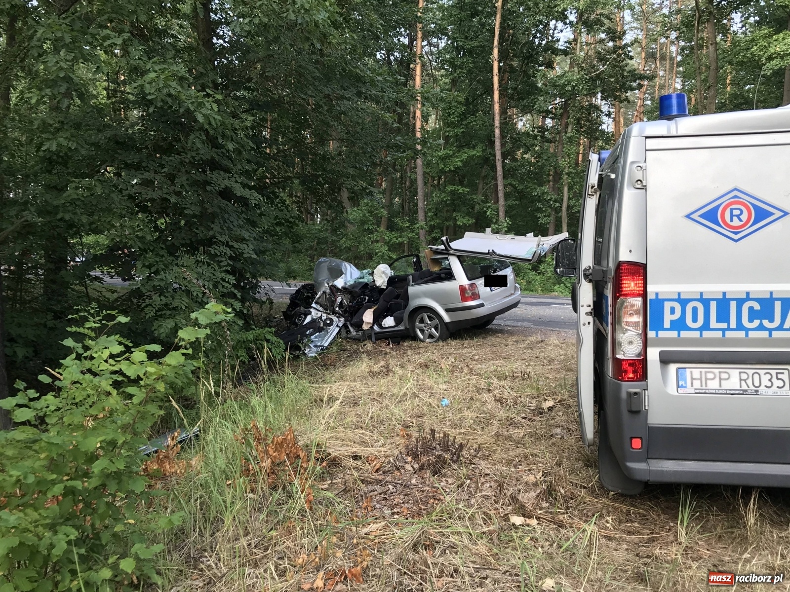 Zdjęcie w galerii na portalu naszraciborz.pl: Ciężki wypadek na trasie Nędza-Kuźnia Raciborska [FOTO] i [WIDEO] wiadomości z regionu