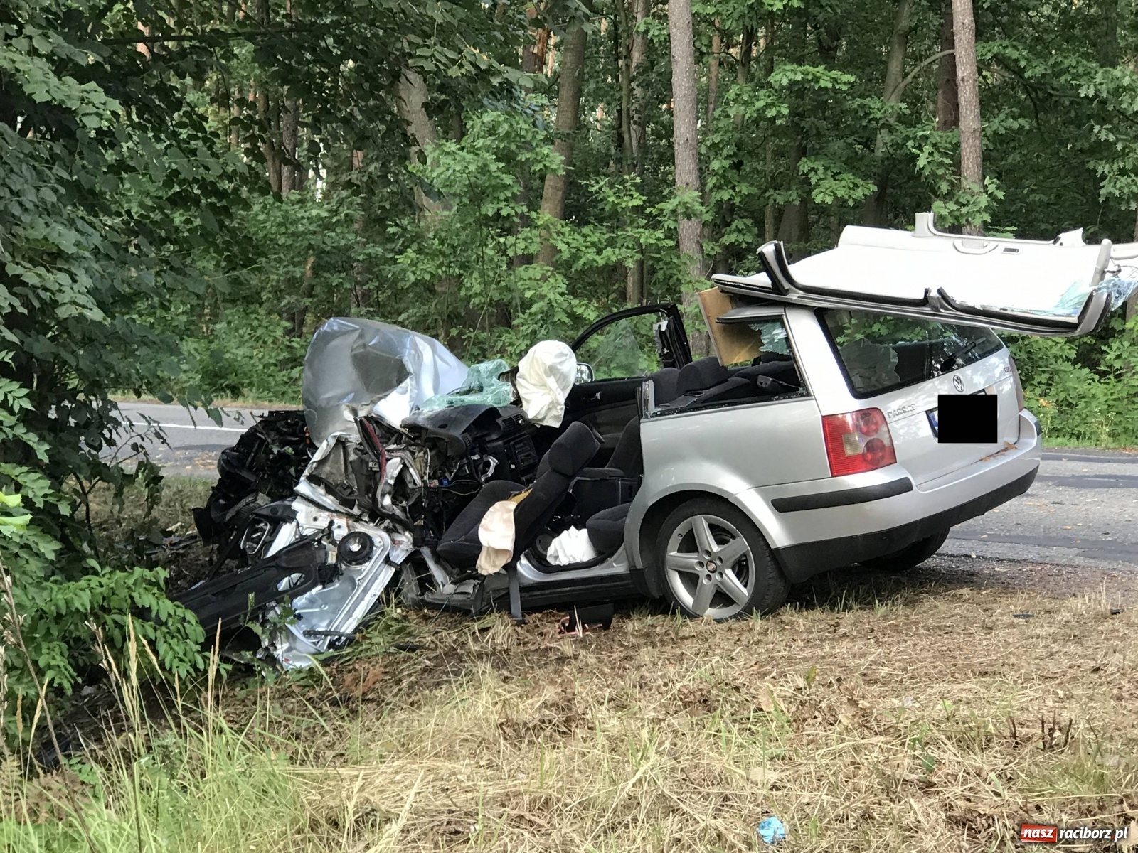 Zdjęcie w galerii na portalu naszraciborz.pl: Ciężki wypadek na trasie Nędza-Kuźnia Raciborska [FOTO] i [WIDEO] wiadomości z regionu