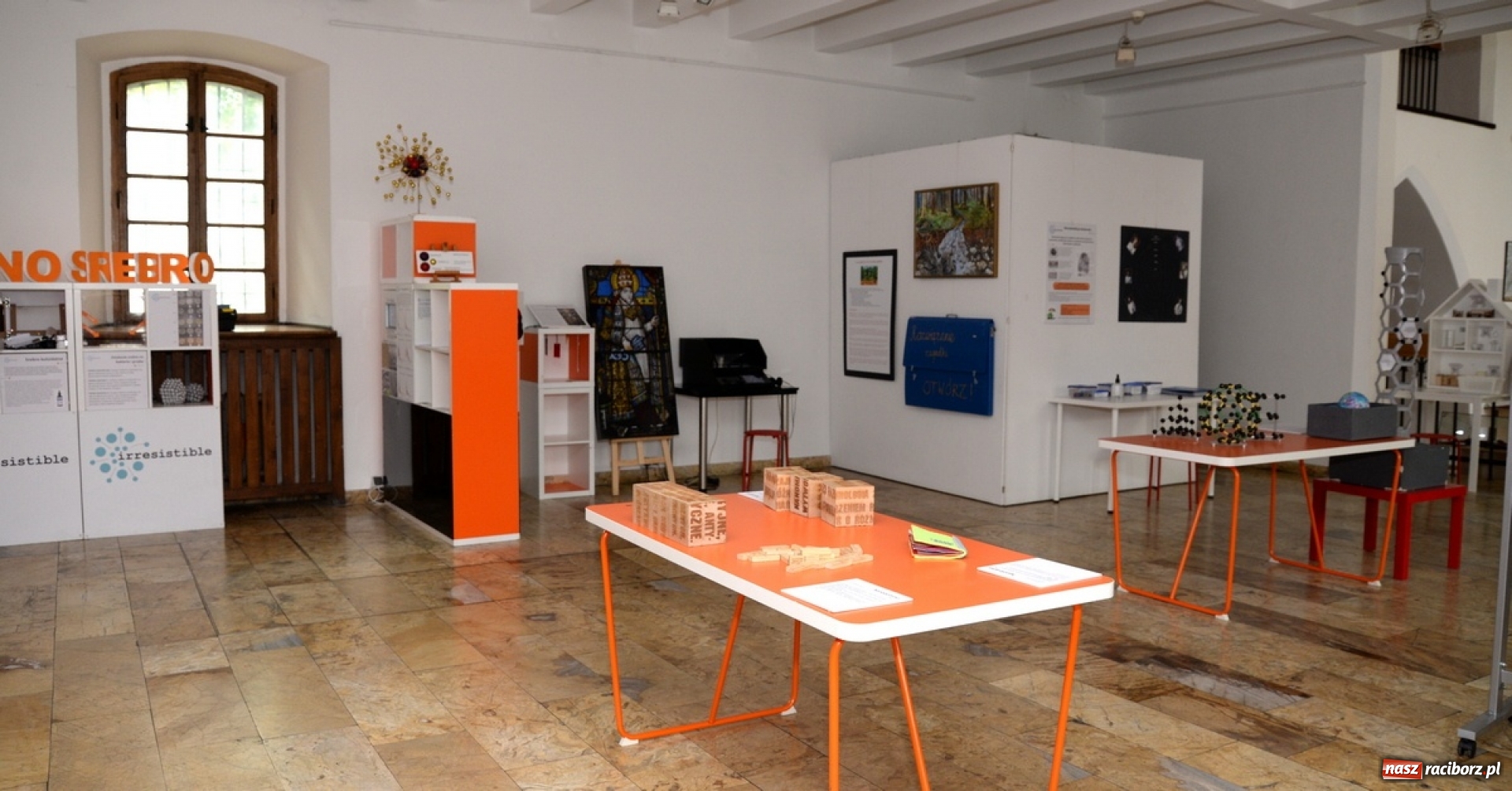 Zdjęcie w galerii na portalu naszraciborz.pl: Witamy w nanoświecie. Niecodzienna wystawa w raciborskim Muzeum wiadomości z regionu