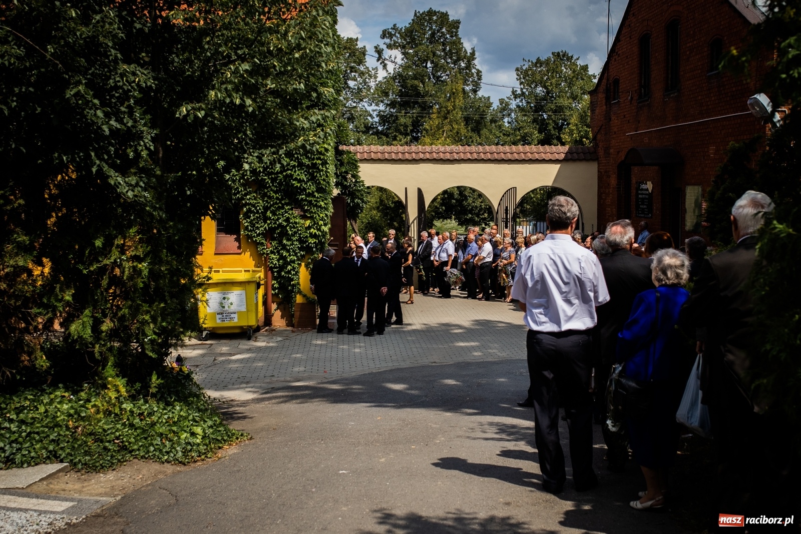 Zdjęcie w galerii na portalu naszraciborz.pl: Na cmentarzu Jeruzalem pożegnano śp. Jerzego Thamma [FOTO] wiadomości z regionu