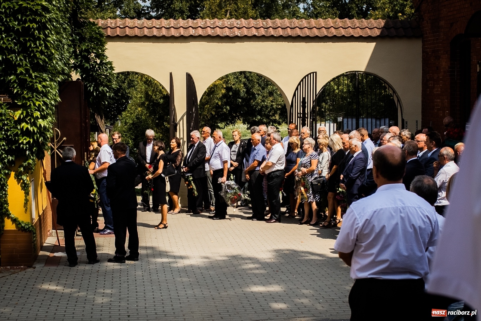 Zdjęcie w galerii na portalu naszraciborz.pl: Na cmentarzu Jeruzalem pożegnano śp. Jerzego Thamma [FOTO] wiadomości z regionu
