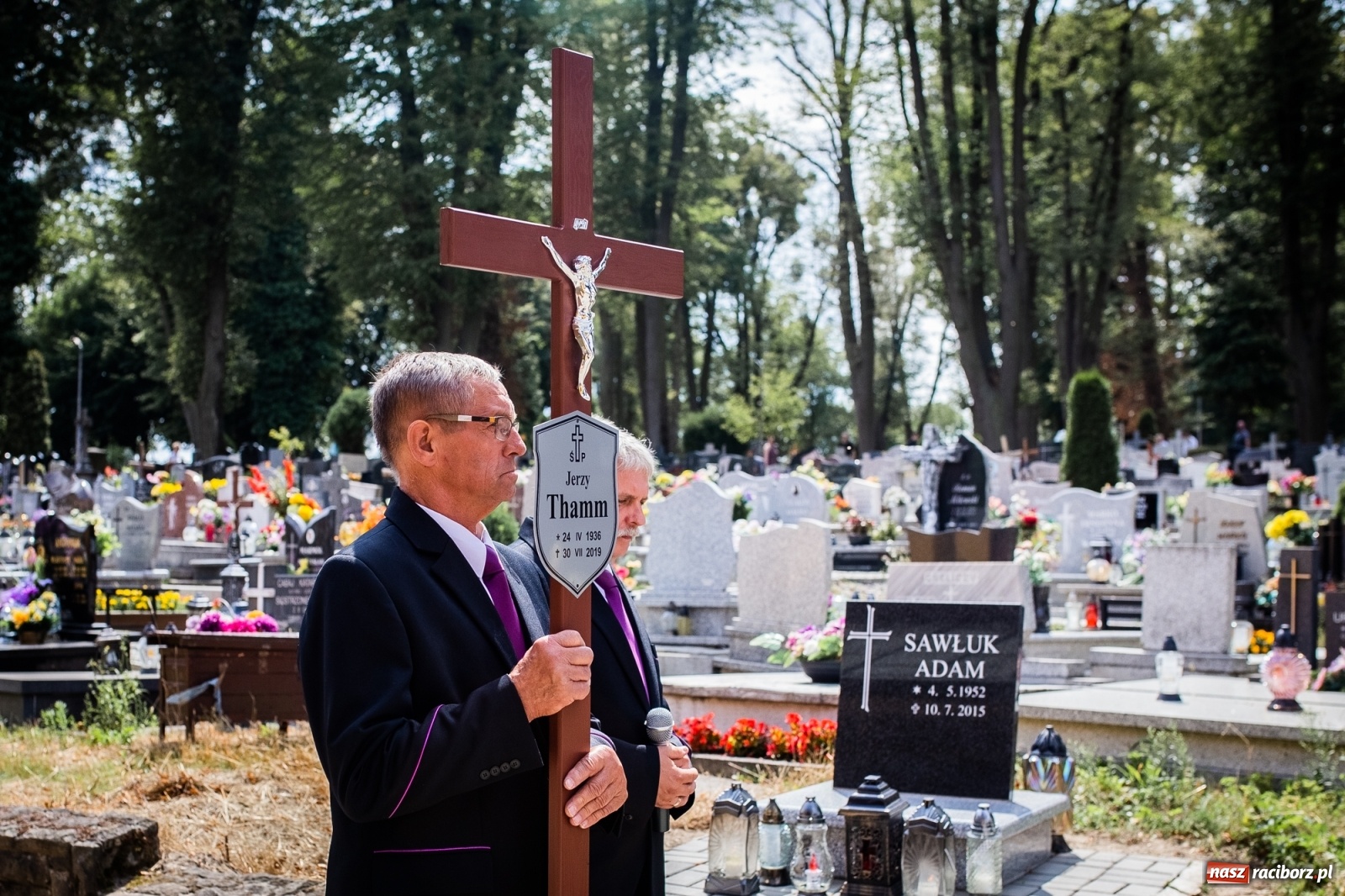 Zdjęcie w galerii na portalu naszraciborz.pl: Na cmentarzu Jeruzalem pożegnano śp. Jerzego Thamma [FOTO] wiadomości z regionu