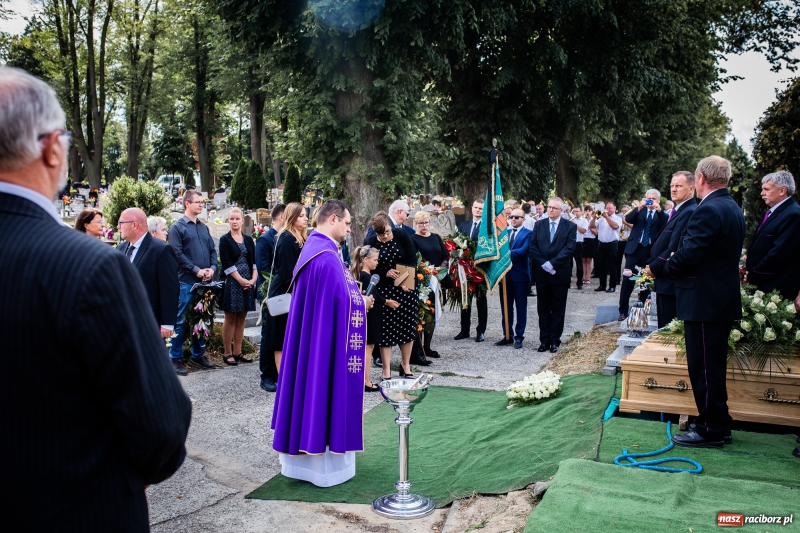 Zdjęcie w galerii na portalu naszraciborz.pl: Na cmentarzu Jeruzalem pożegnano śp. Jerzego Thamma [FOTO] wiadomości z regionu