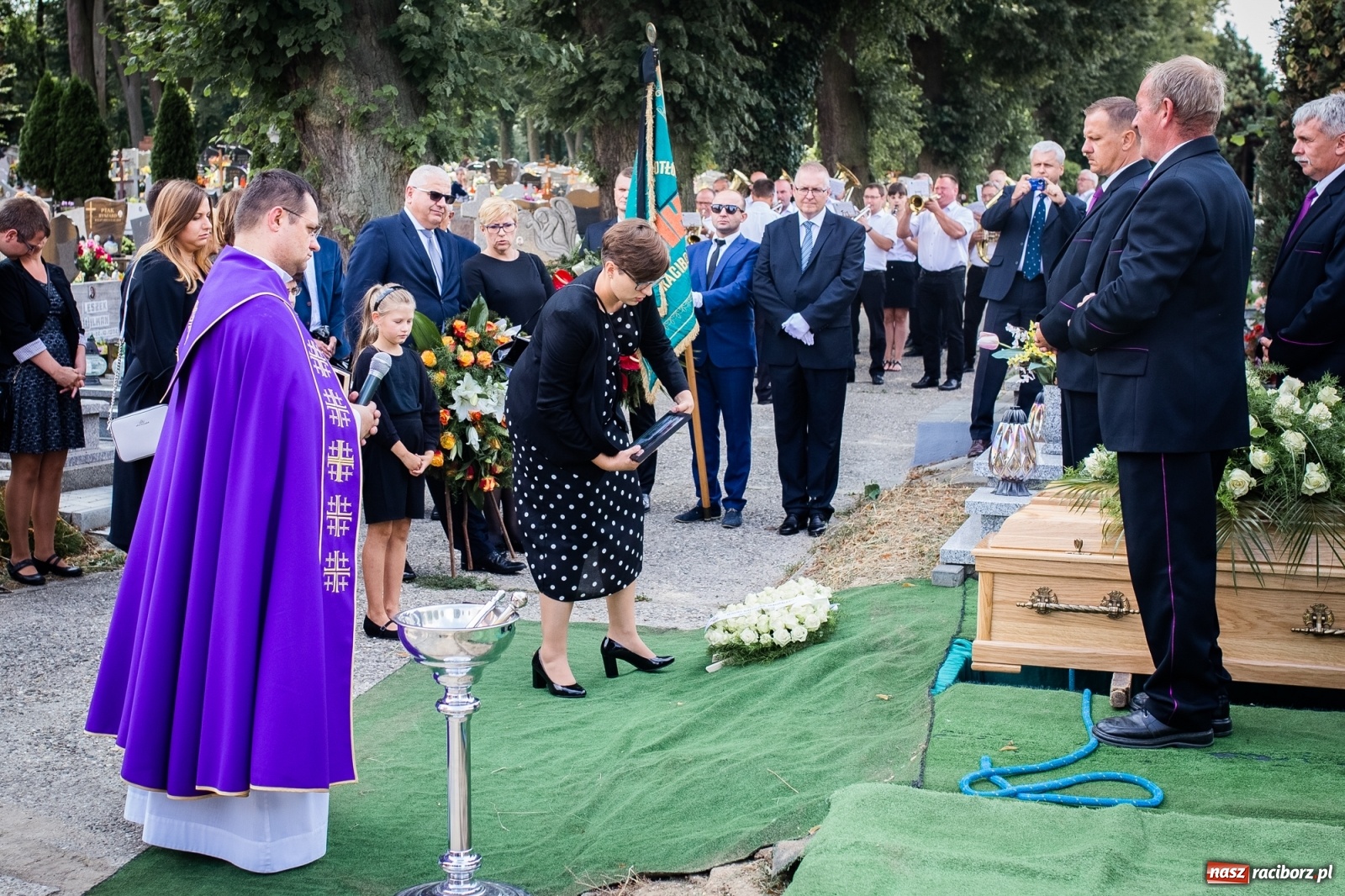 Zdjęcie w galerii na portalu naszraciborz.pl: Na cmentarzu Jeruzalem pożegnano śp. Jerzego Thamma [FOTO] wiadomości z regionu