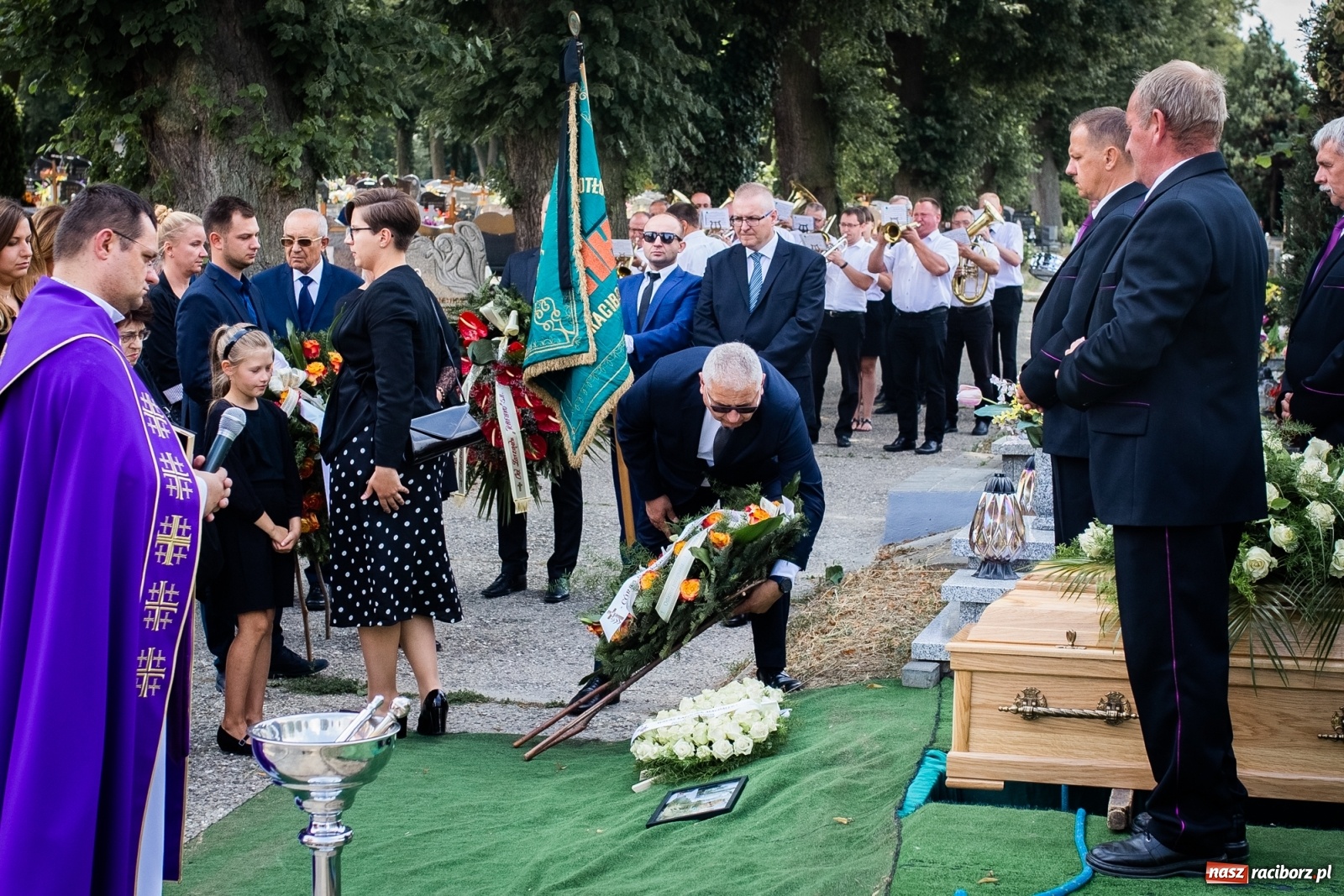 Zdjęcie w galerii na portalu naszraciborz.pl: Na cmentarzu Jeruzalem pożegnano śp. Jerzego Thamma [FOTO] wiadomości z regionu