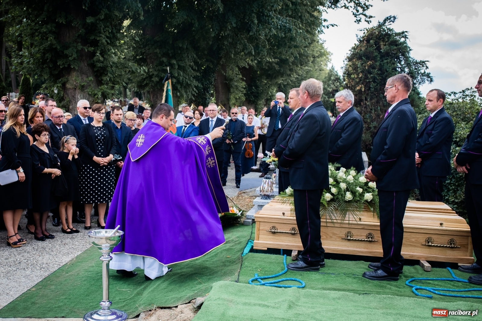 Zdjęcie w galerii na portalu naszraciborz.pl: Na cmentarzu Jeruzalem pożegnano śp. Jerzego Thamma [FOTO] wiadomości z regionu