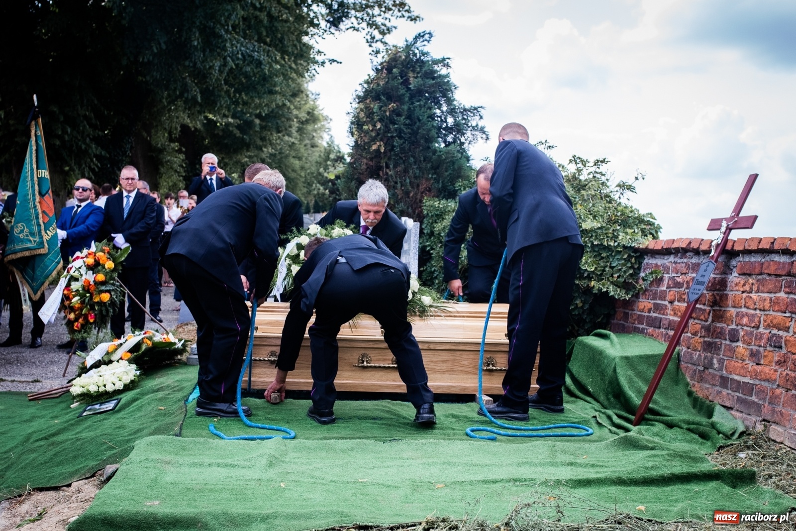 Zdjęcie w galerii na portalu naszraciborz.pl: Na cmentarzu Jeruzalem pożegnano śp. Jerzego Thamma [FOTO] wiadomości z regionu