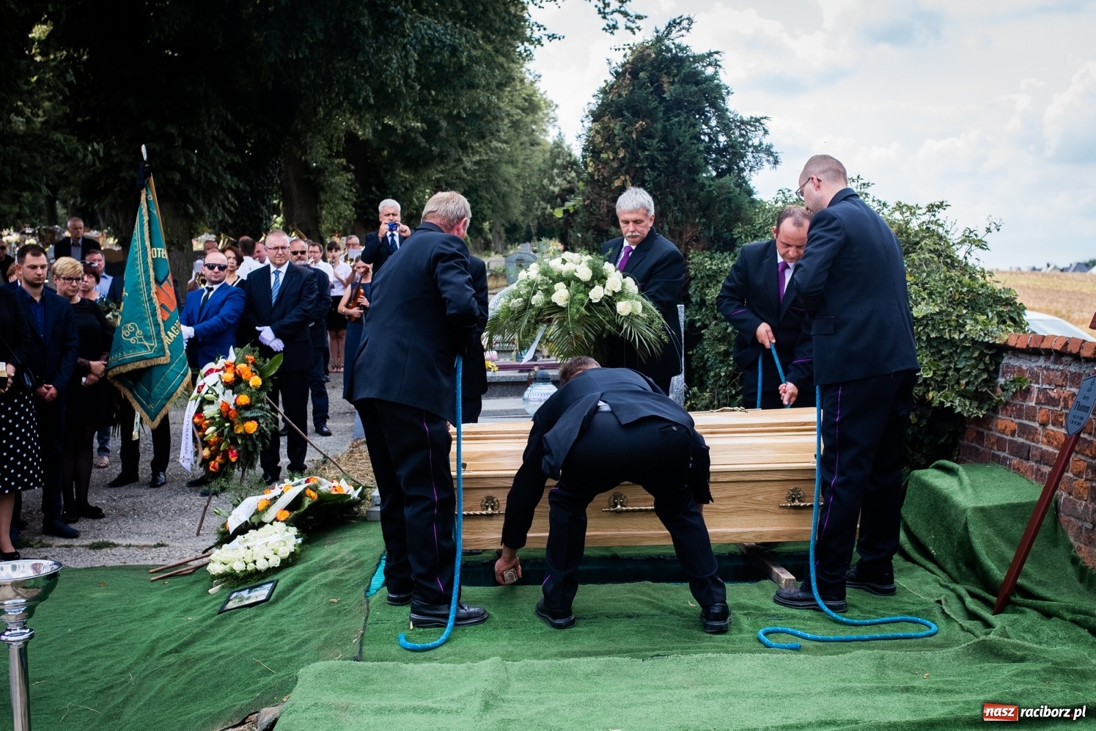 Zdjęcie w galerii na portalu naszraciborz.pl: Na cmentarzu Jeruzalem pożegnano śp. Jerzego Thamma [FOTO] wiadomości z regionu