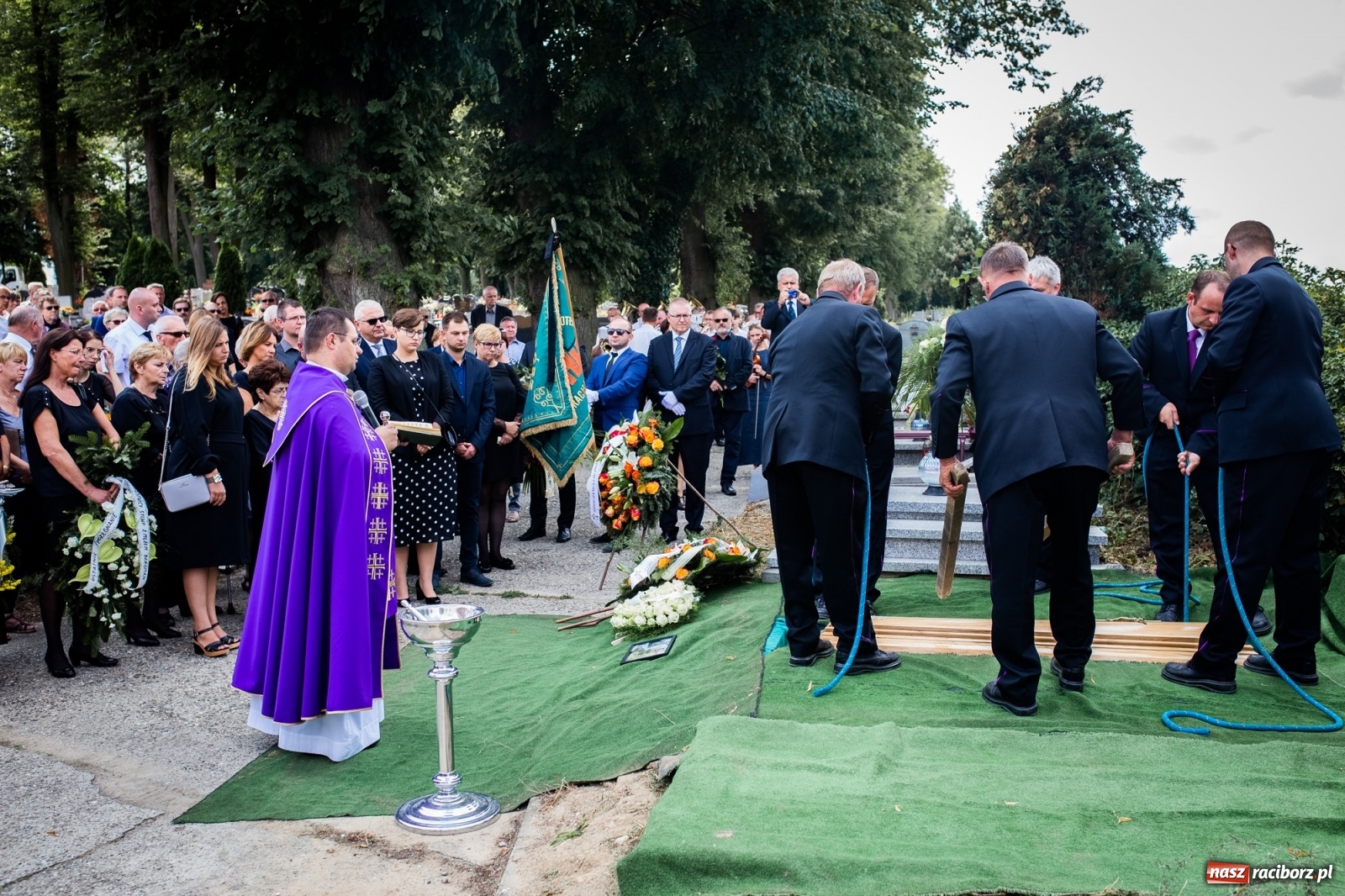 Zdjęcie w galerii na portalu naszraciborz.pl: Na cmentarzu Jeruzalem pożegnano śp. Jerzego Thamma [FOTO] wiadomości z regionu